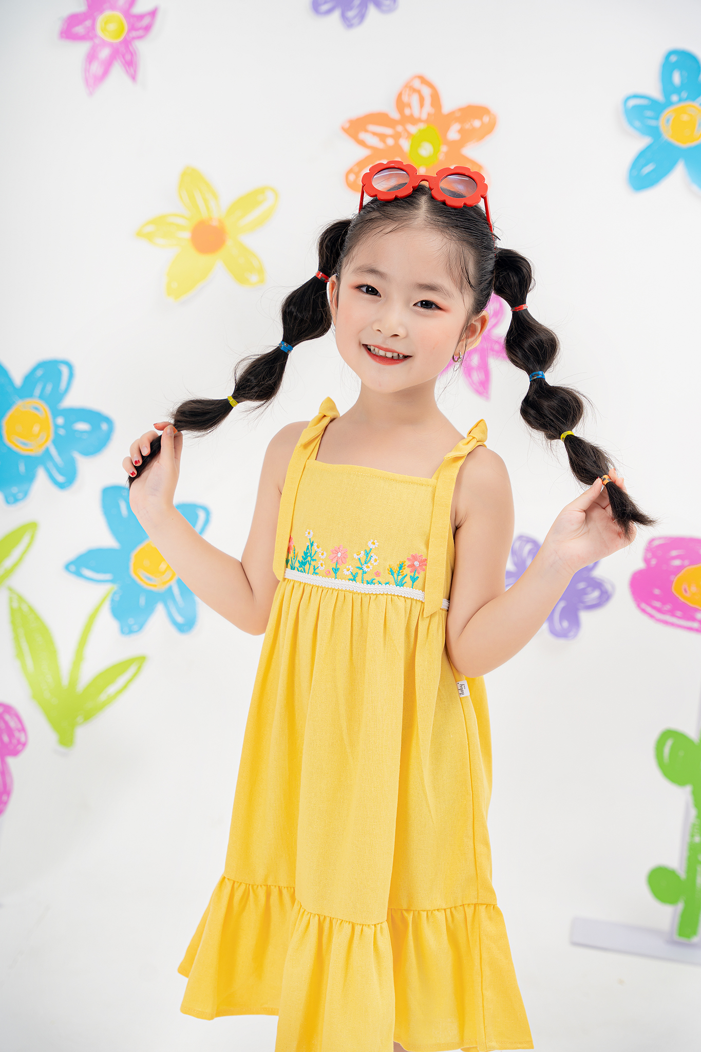 Váy 2 dây nơ vai thêu ngực_thumbnail_4