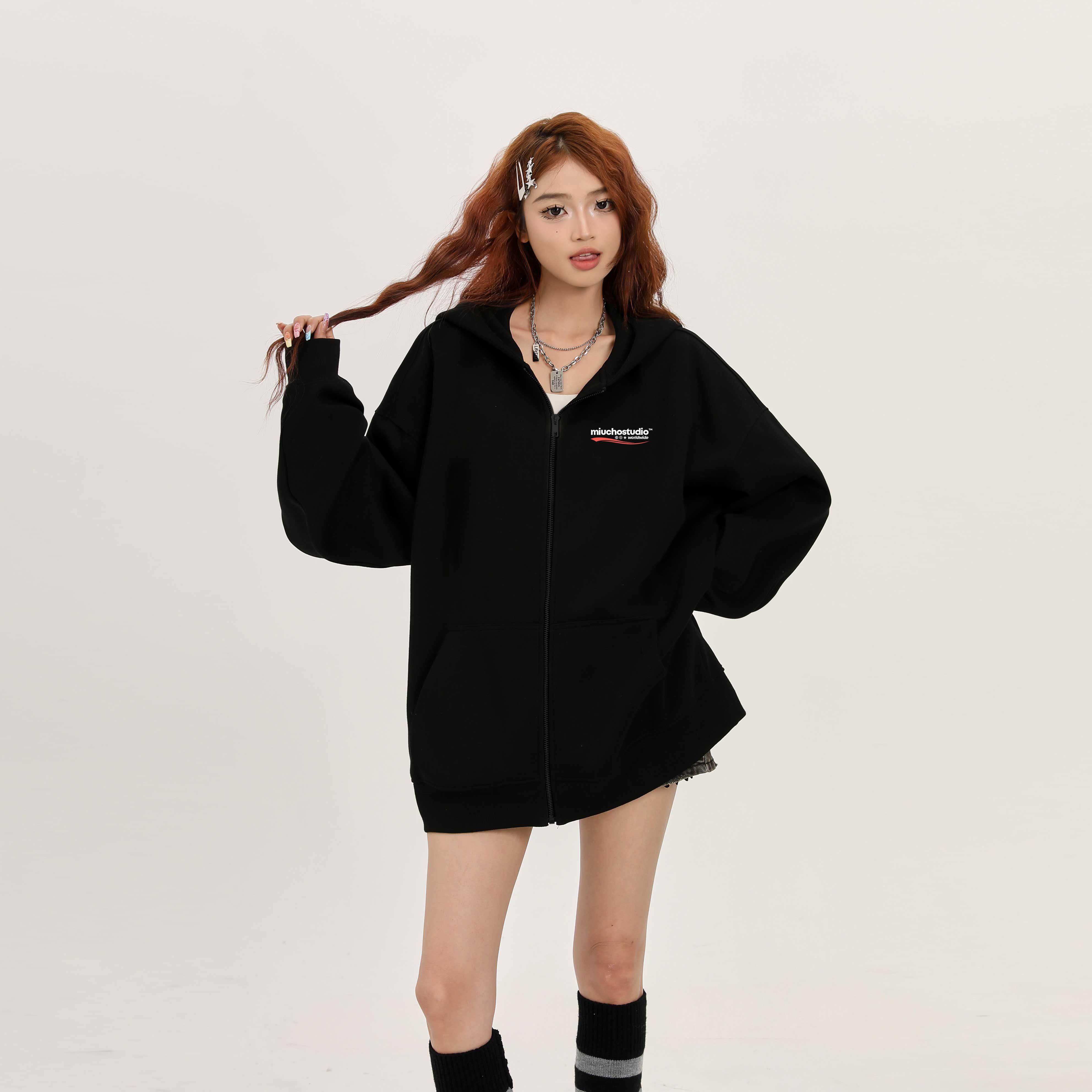 Áo hoodie zip local brand form rộng vải nỉ chân cua HZD1637 Miucho in typography_thumbnail_4