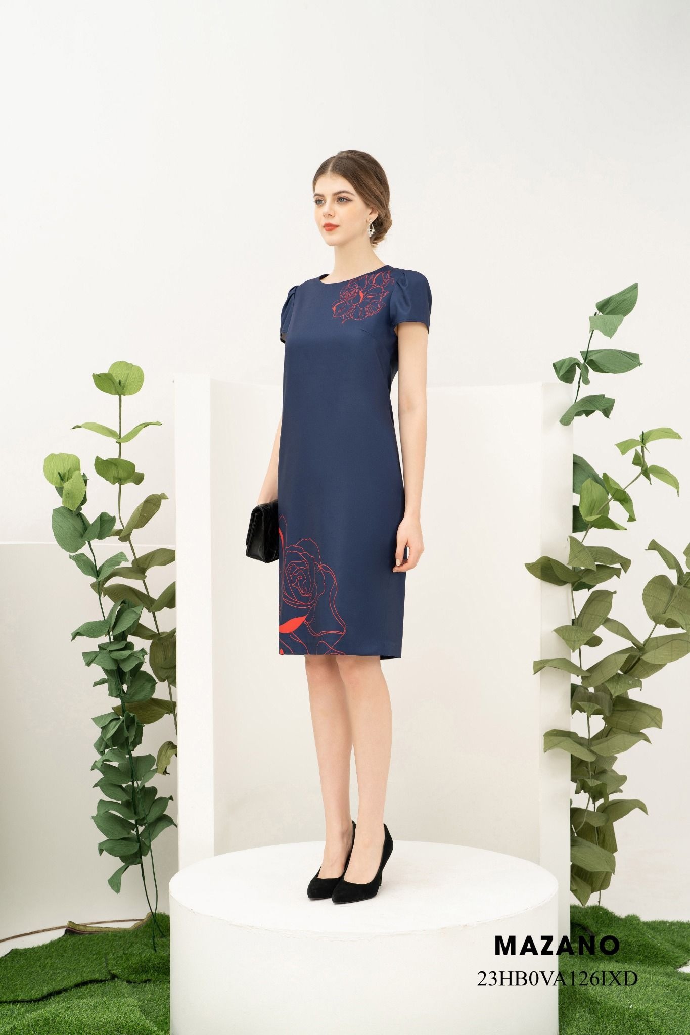 Đầm suông vừa họa tiết in bố cục_thumbnail_2