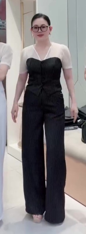 Set bộ đồ áo cổ V phối sọc phong cách_thumbnail_12