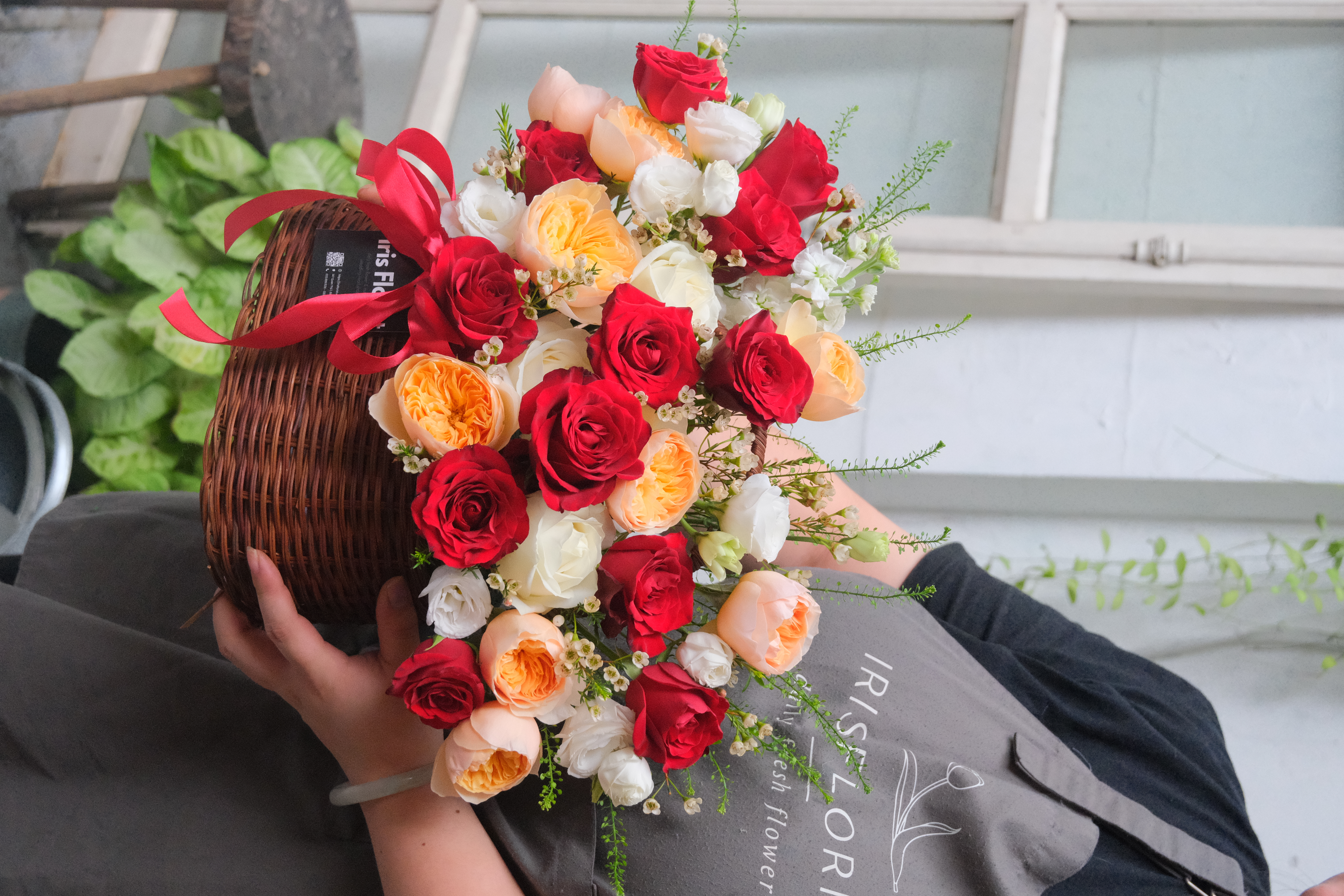 Giỏ hoa Tone Đỏ Cam Trắng - Size M_thumbnail_0