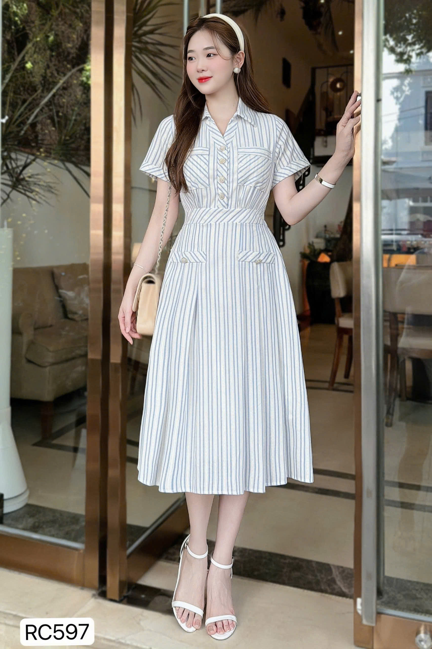 Đầm xỏe kẻ cổ đức RC597