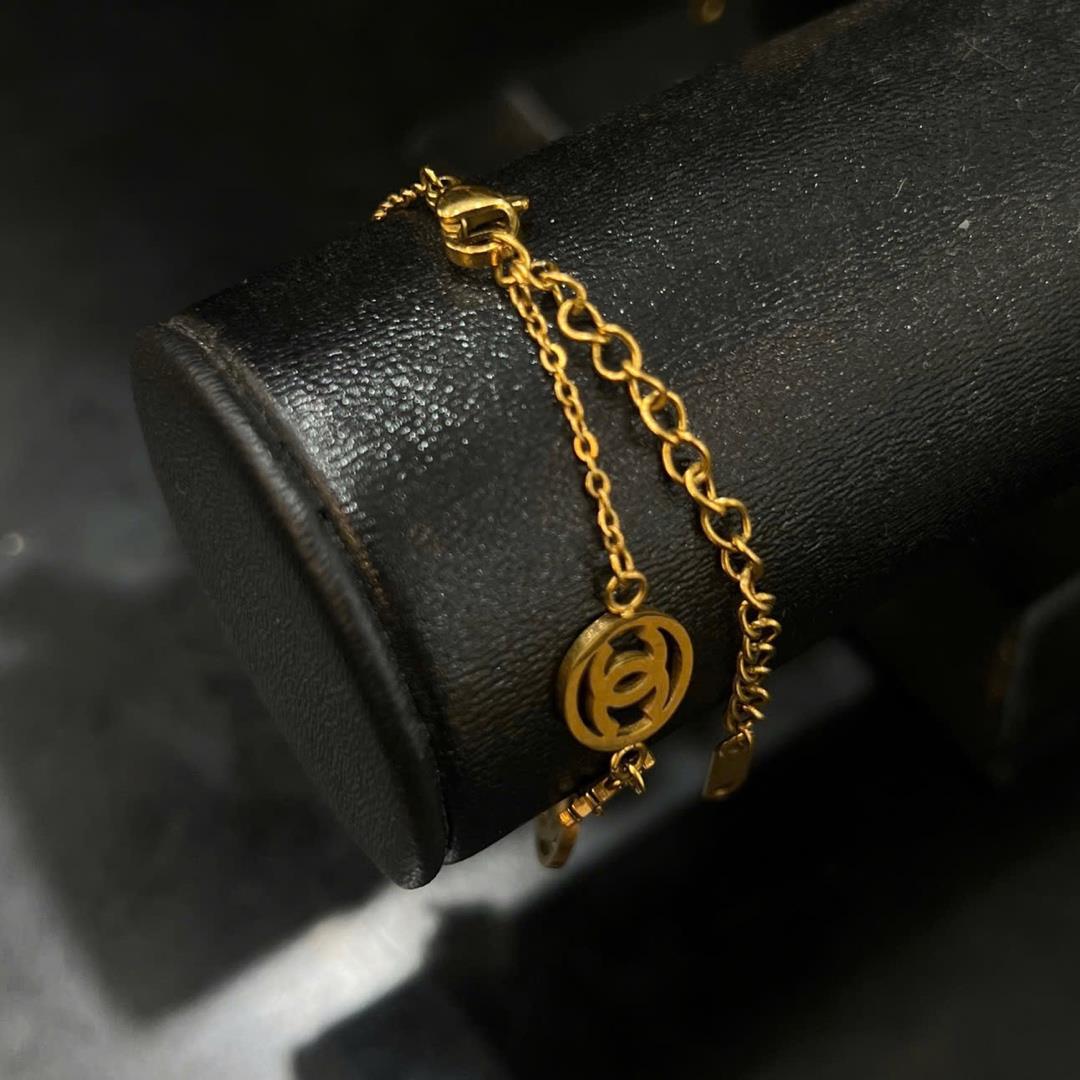 vòng tay titan vàng charm Celin tròn dẹt mix mặt trời_thumbnail_3