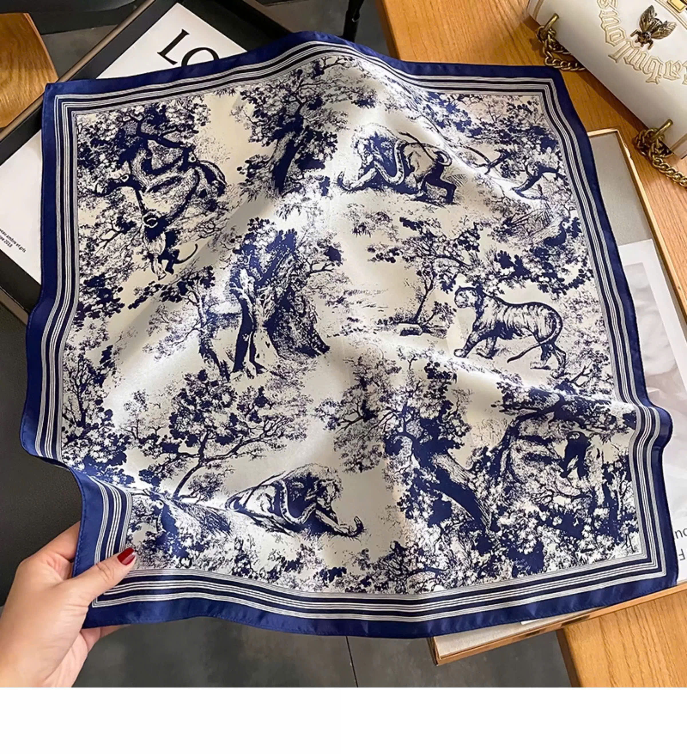 Khăn Lụa Họa Tiết Classy 100% Lụa_thumbnail_3