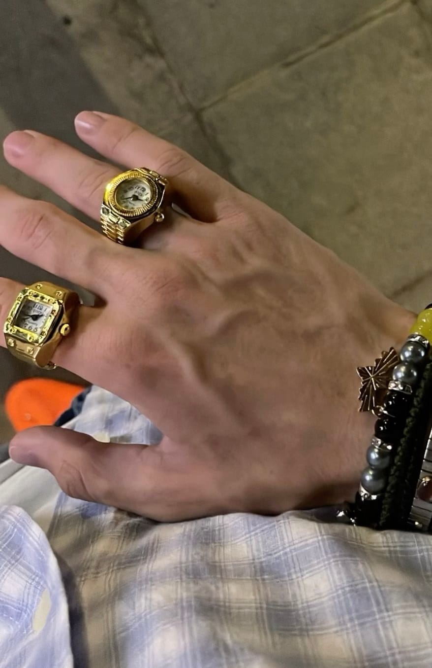 Bozhi Ring là sản phẩm khiến mình phải review ngay sau khi nhận. Cảm giác đầu tiên: sang, lạ, tinh tế. Đeo vào thấy gu thời trang khác biệt hẳn._0