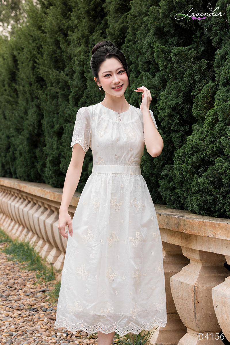 Đầm vải thô trắng cổ tròn phối ren tay ngắn D4156