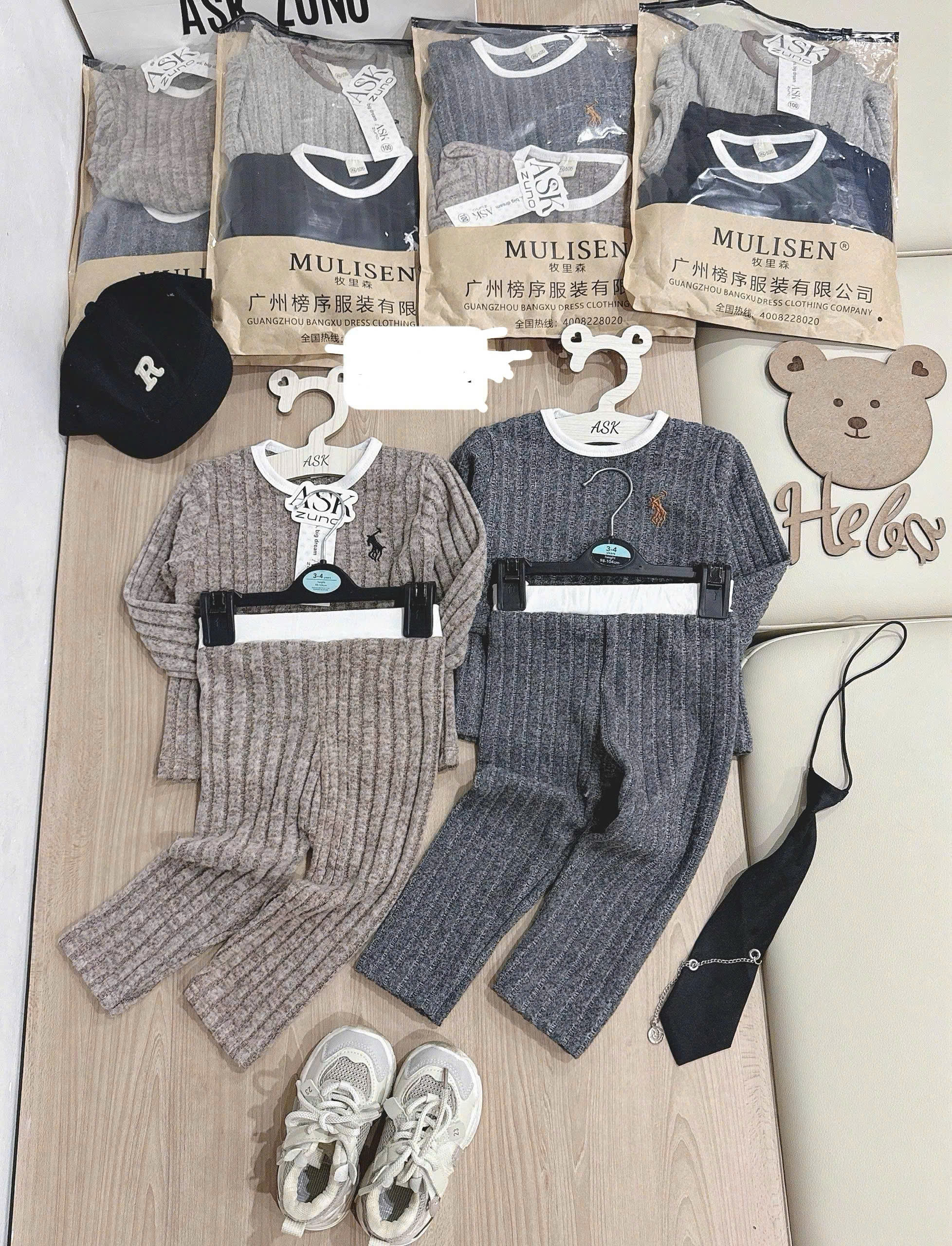 Q52 SET 2 BỘ LEN TĂM THÊU NGỰA- A100.293