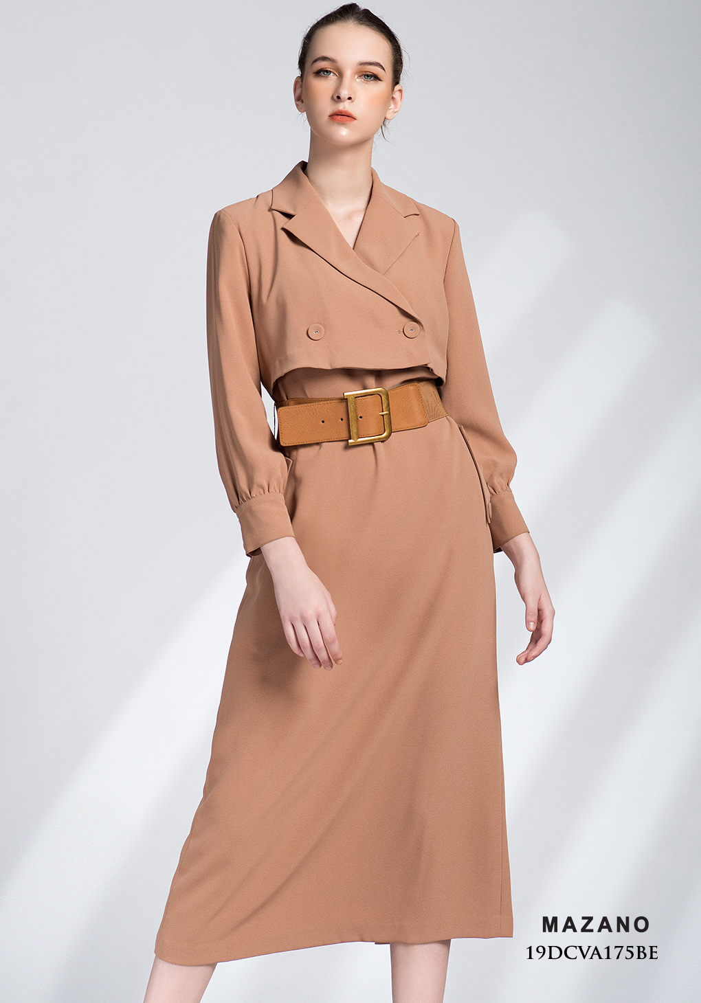 Đầm măng tô nâu cách điệu