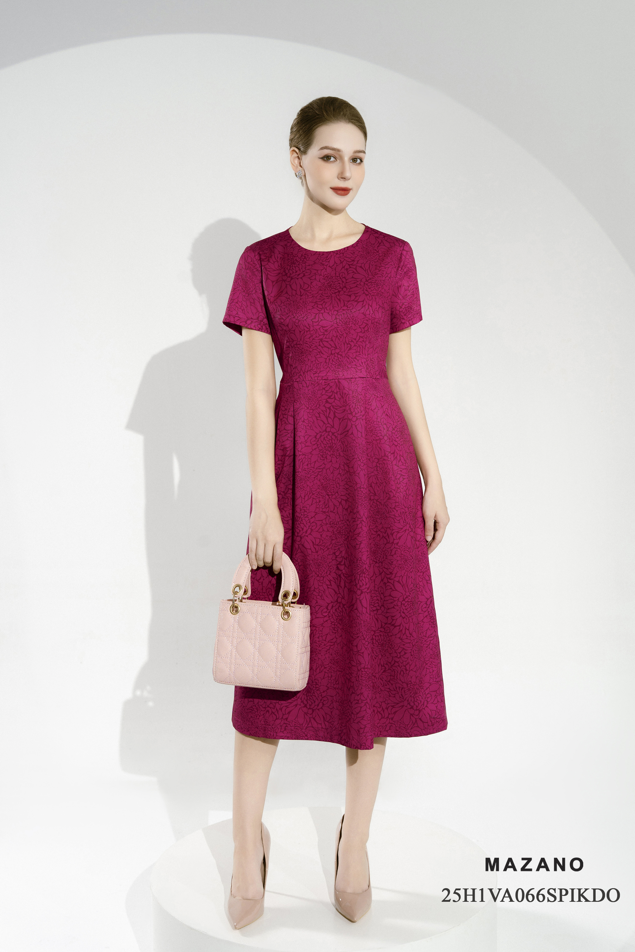 Váy Đầm Ôm Vải thô sạn Hoạ tiết hoa cúc cách điệu Cổ tròn Chân xếp ly Tay ngắn Dài ngang bắp