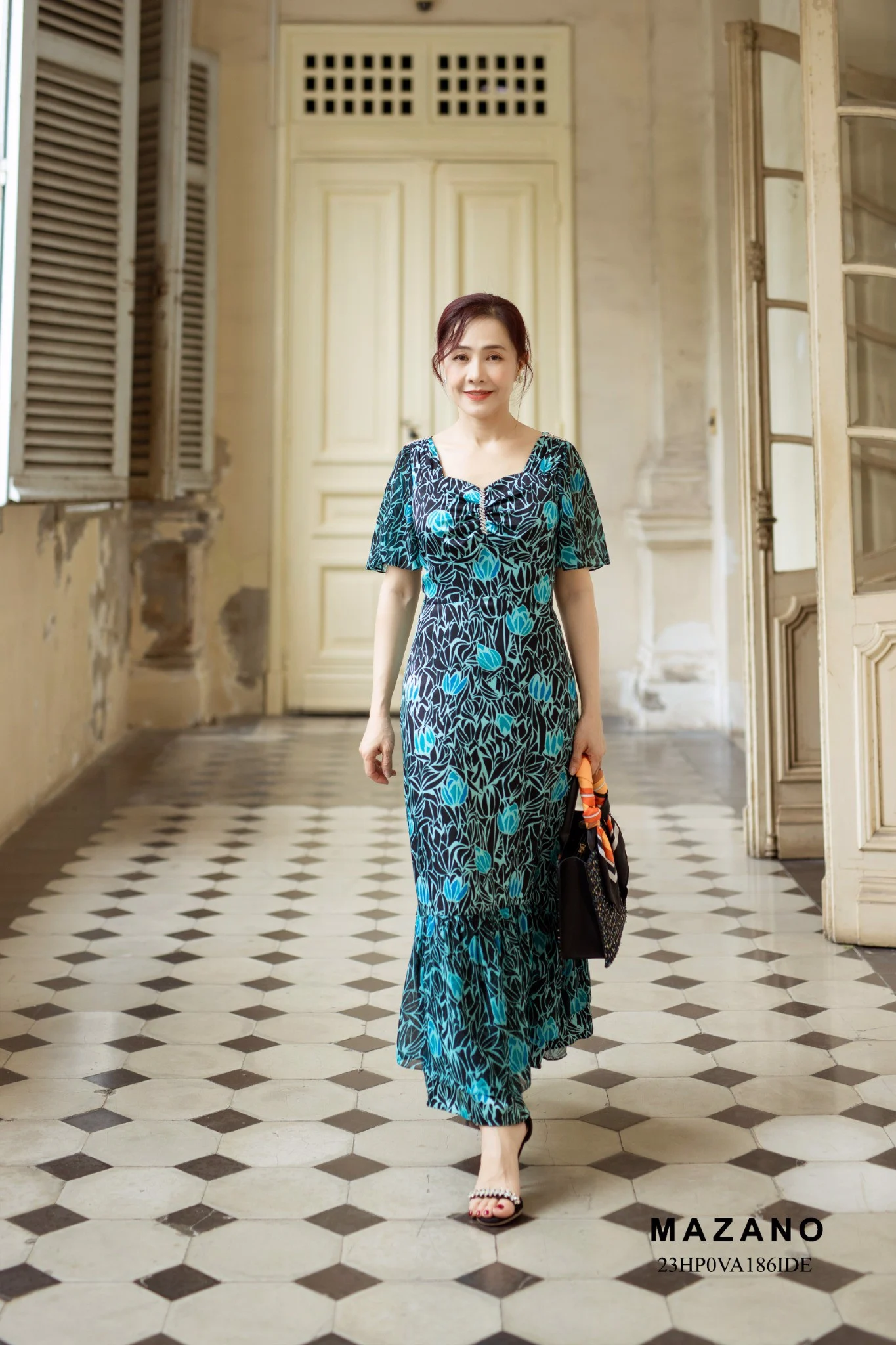 Váy đầm Ôm Vải voan Họa tiết hoa in Chân phối bèo Cổ cách điệu Tay ngắn Dài đến mắt cá chân 23HP0VA186IDE