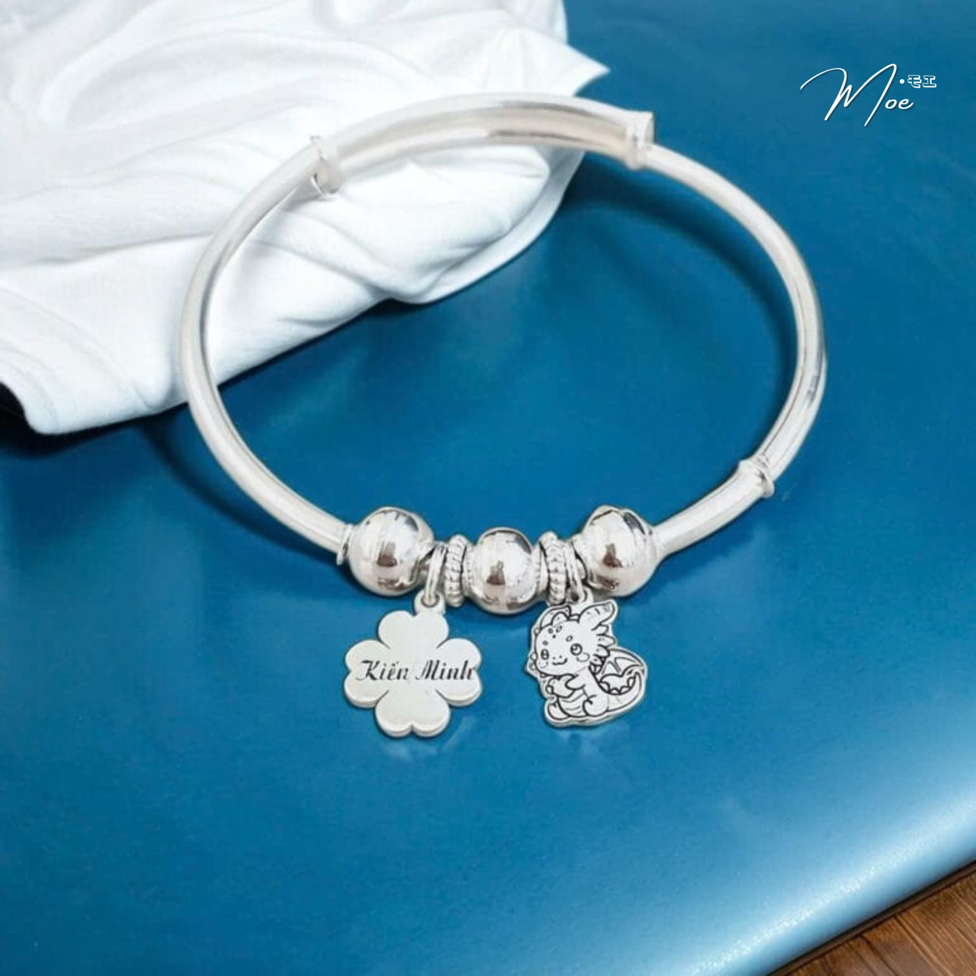 B70 - Lắc vòng cứng bi mix charm khắc tên cho bé_thumbnail_1