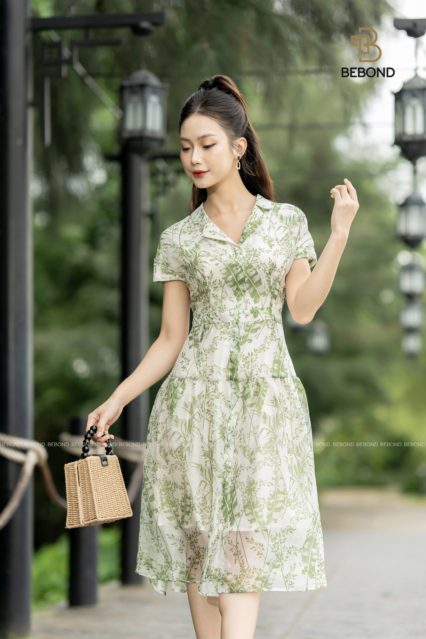 ĐẦM TƠ ÓNG HỌA TIẾT XANH TRẮNG - LEVITA DRESS