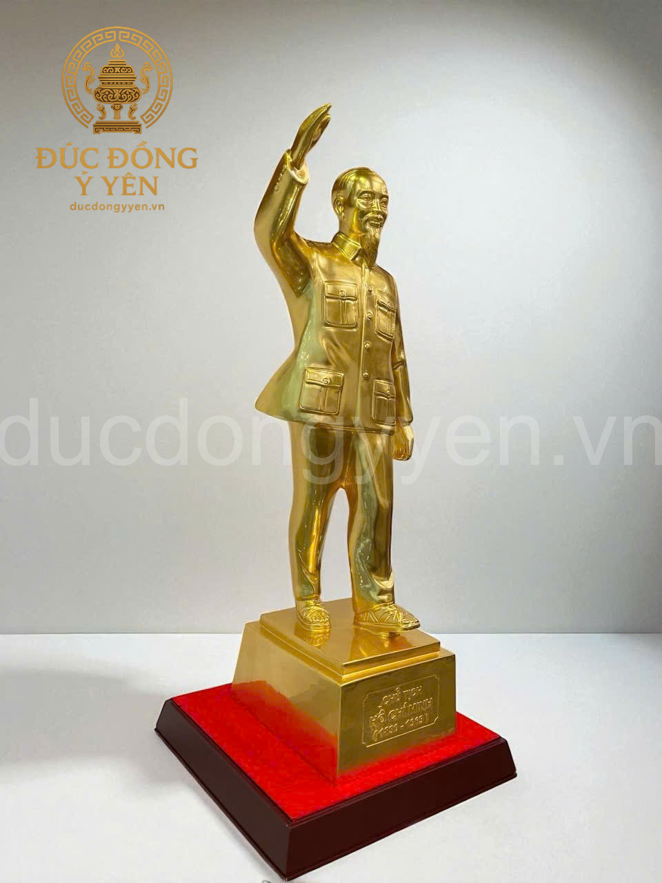 Tượng Bác Hồ vẫy tay chào thiếp vàng 9999 bằng đồng đỏ _thumbnail_1