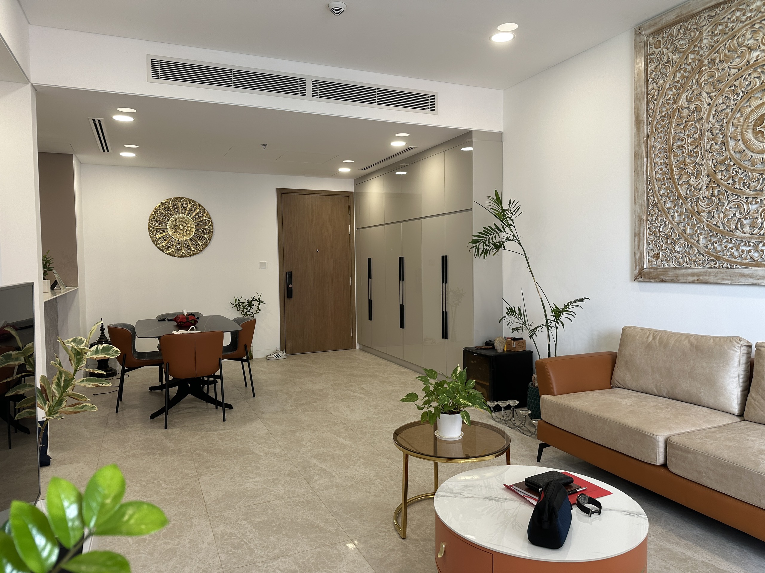 Cần cho thuê căn hộ 3 phòng ngủ tọa lạc tại tháp Seine 130m²