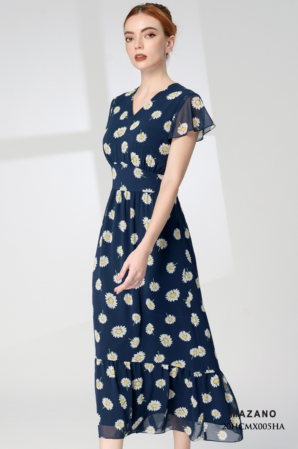 Đầm Maxi vải voan màu xanh in hoa cúc