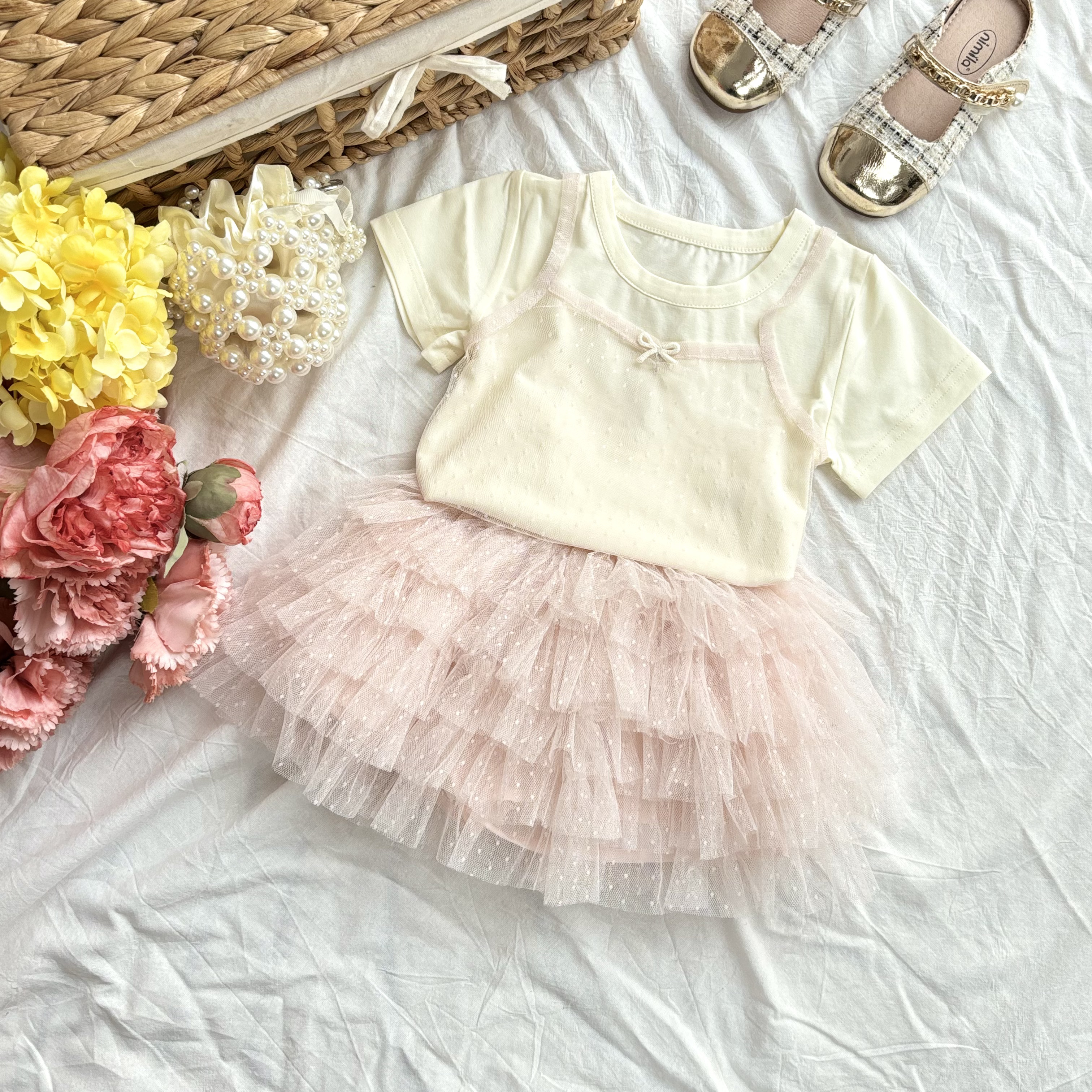 (A16) Áo thun mềm tay bo có họa tiết ren màu trắng kem QCCC mẫu hè 2025 cho bé gái_thumbnail_1