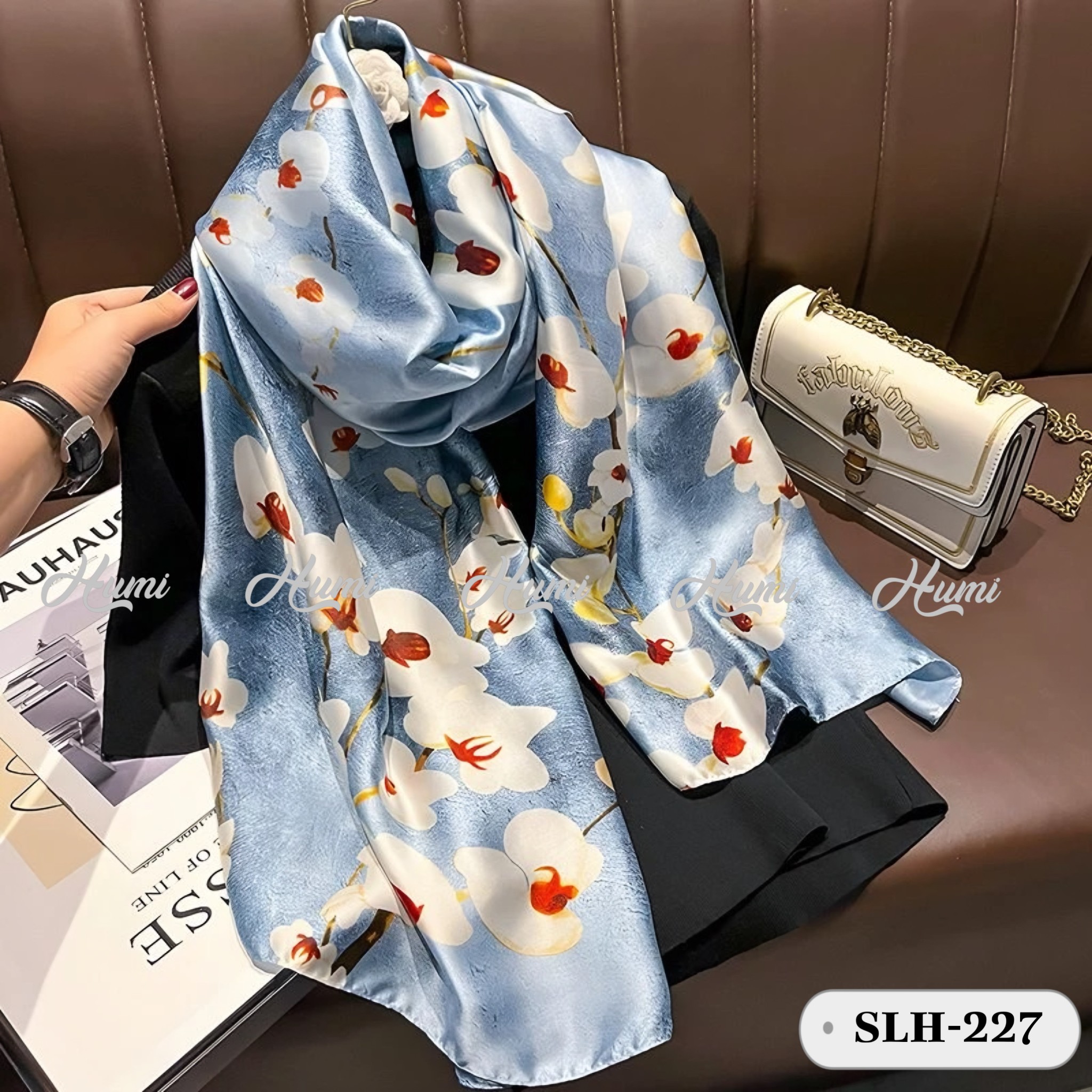 KHĂN CHOÀNG LỤA (SLH227)