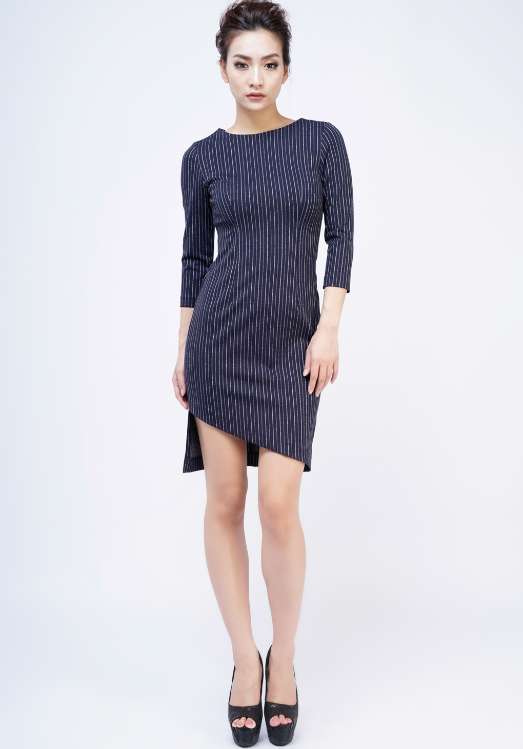 Đầm kẻ xanh ôm body cổ tròn