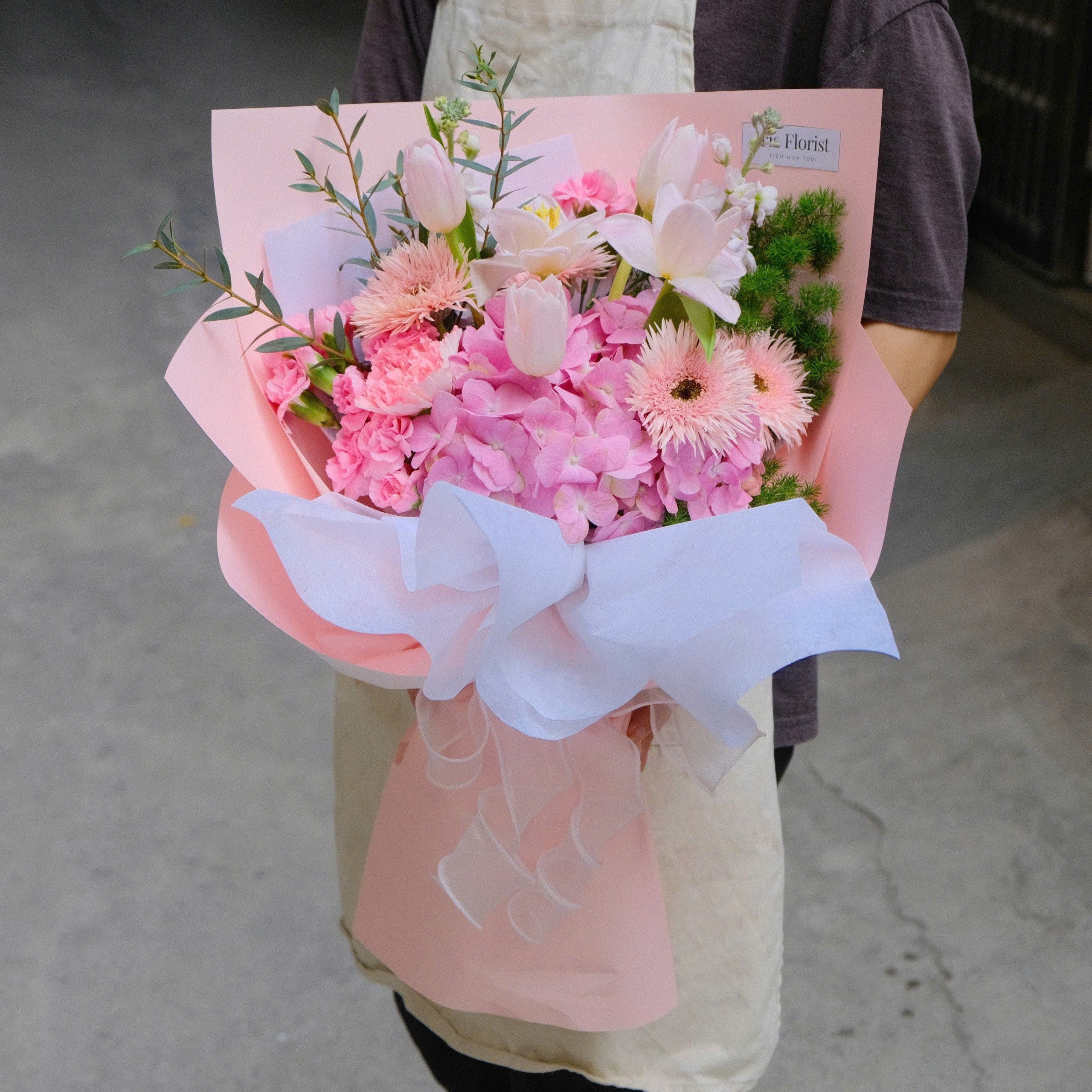 Bó hoa Cẩm tú cầu hồng mix Tulip