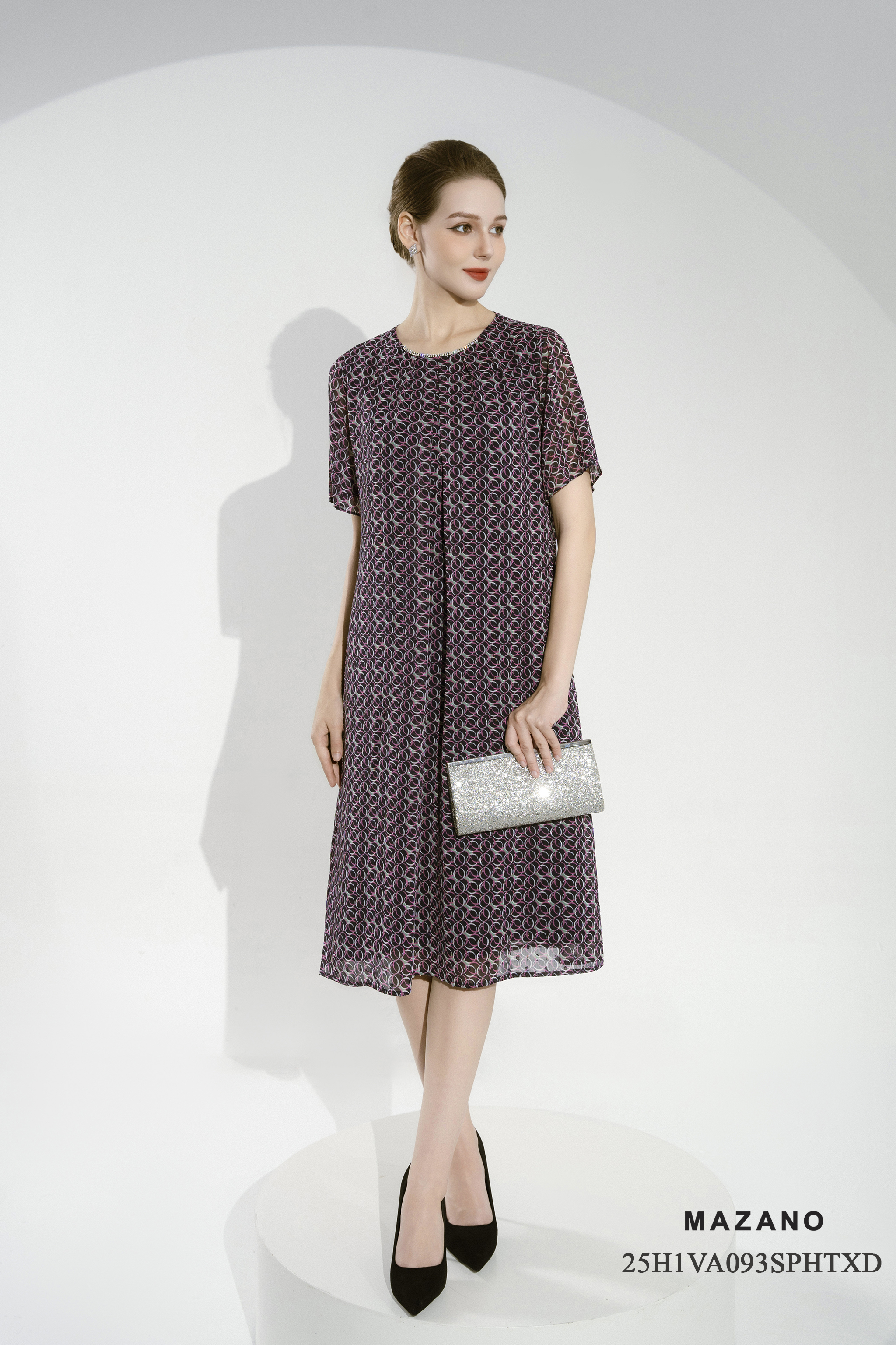 Váy Đầm Suông Vải voan 3D Đính đá thủ công Cổ tròn Tay ngắn Dài qua gối_thumbnail_1