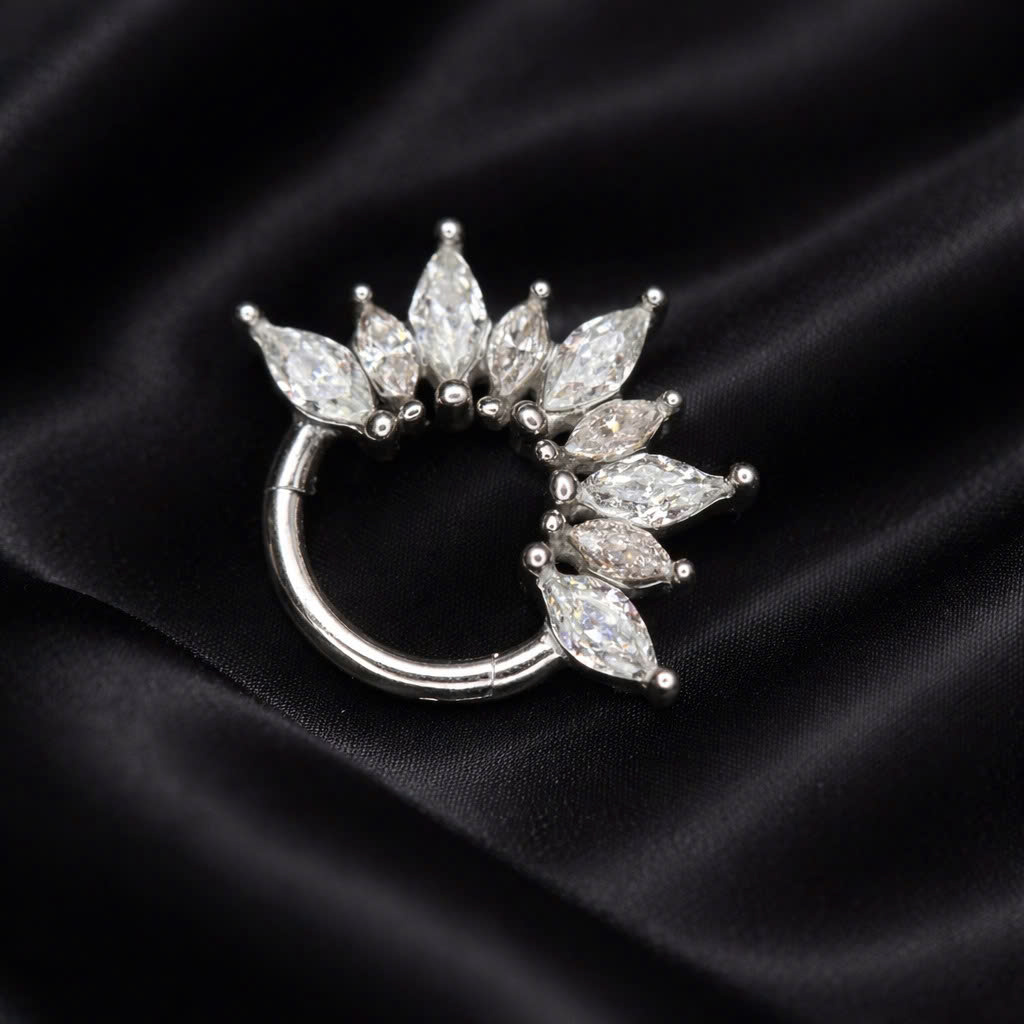 Daith kiểu vòng 8 lá nhọn trắng_thumbnail_3