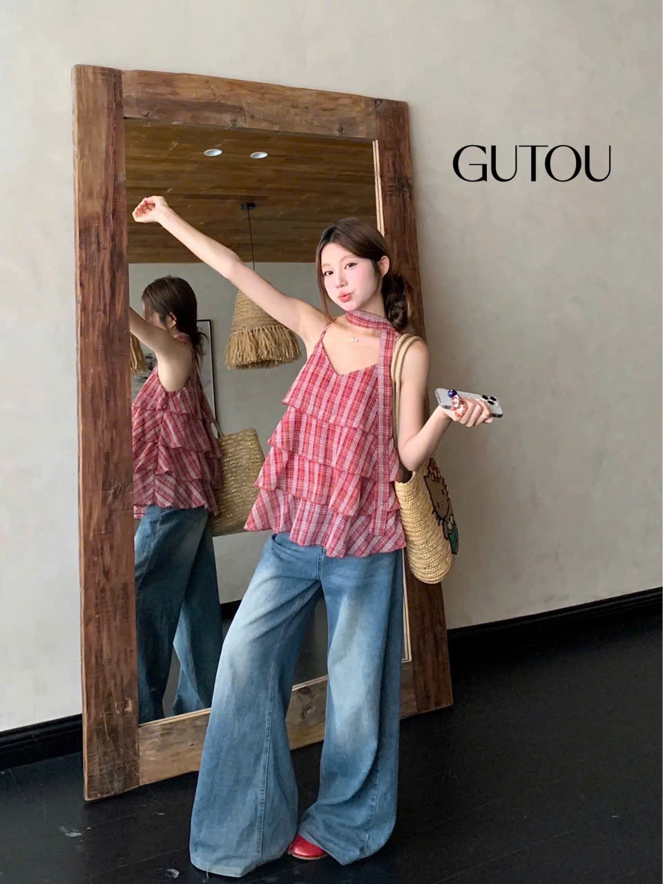 [ GUTOU ] Áo Hai Dây Tầng Cổ V Phối Khăn Choàng_thumbnail_1