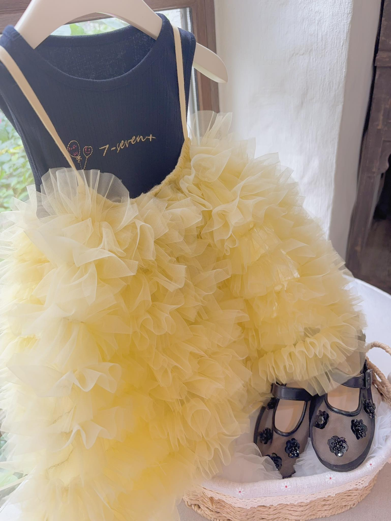 (H38) Áo thun đen ba lỗ Seven_thumbnail_0