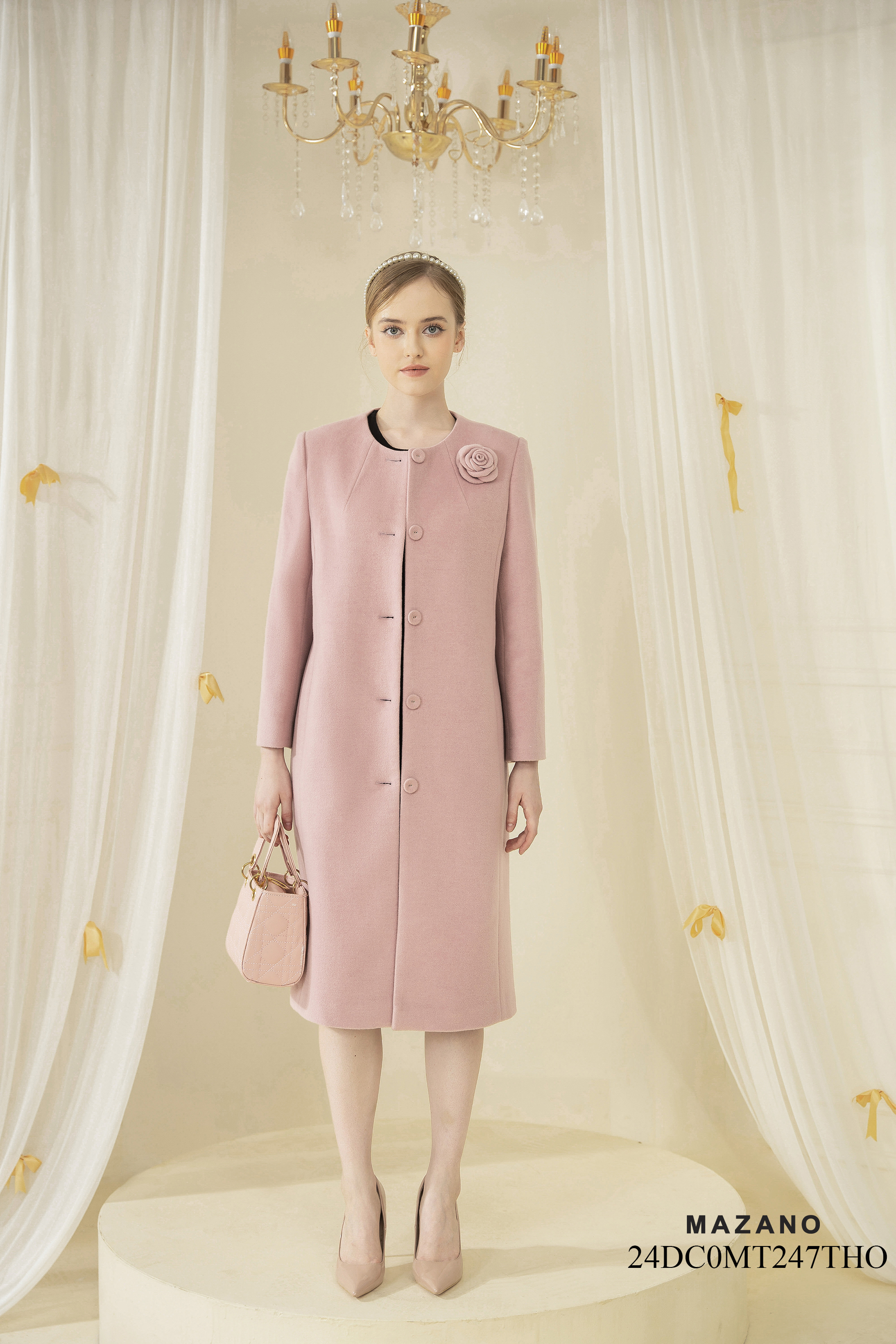 Áo dạ măng tô Suông Vải dạ lông cừu Đính hoa thủ công Cổ tròn Dài dưới eo