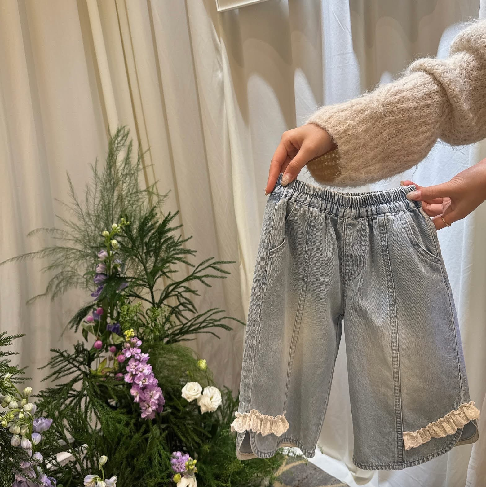 (H151) Quần bò xuông gấu thêu bèo ren hãng Seven