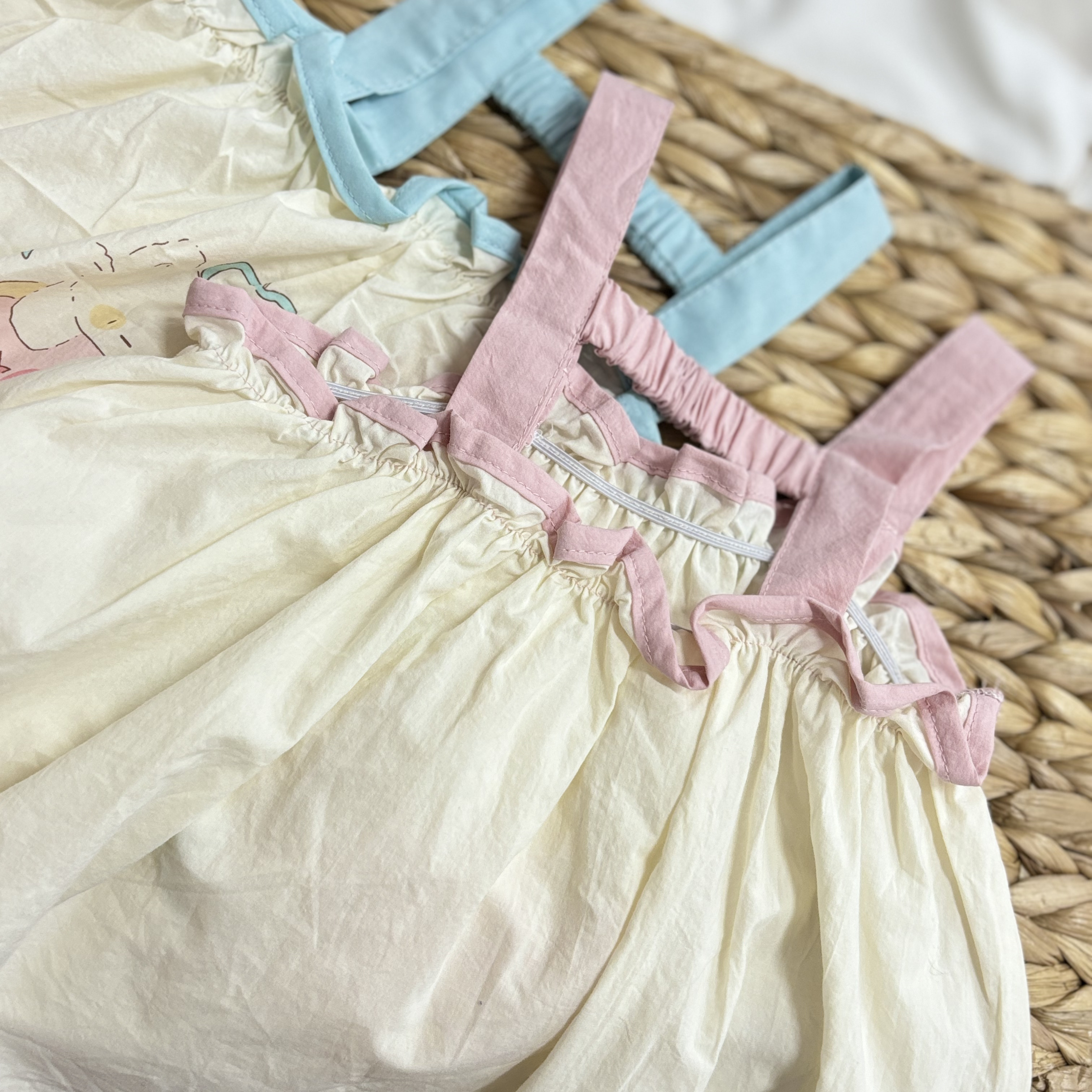 (V18) Áo hai dây thô họa tiết siêu yêu 2 màu xanh màu hồng cho bé gái QCCC 2025_thumbnail_4