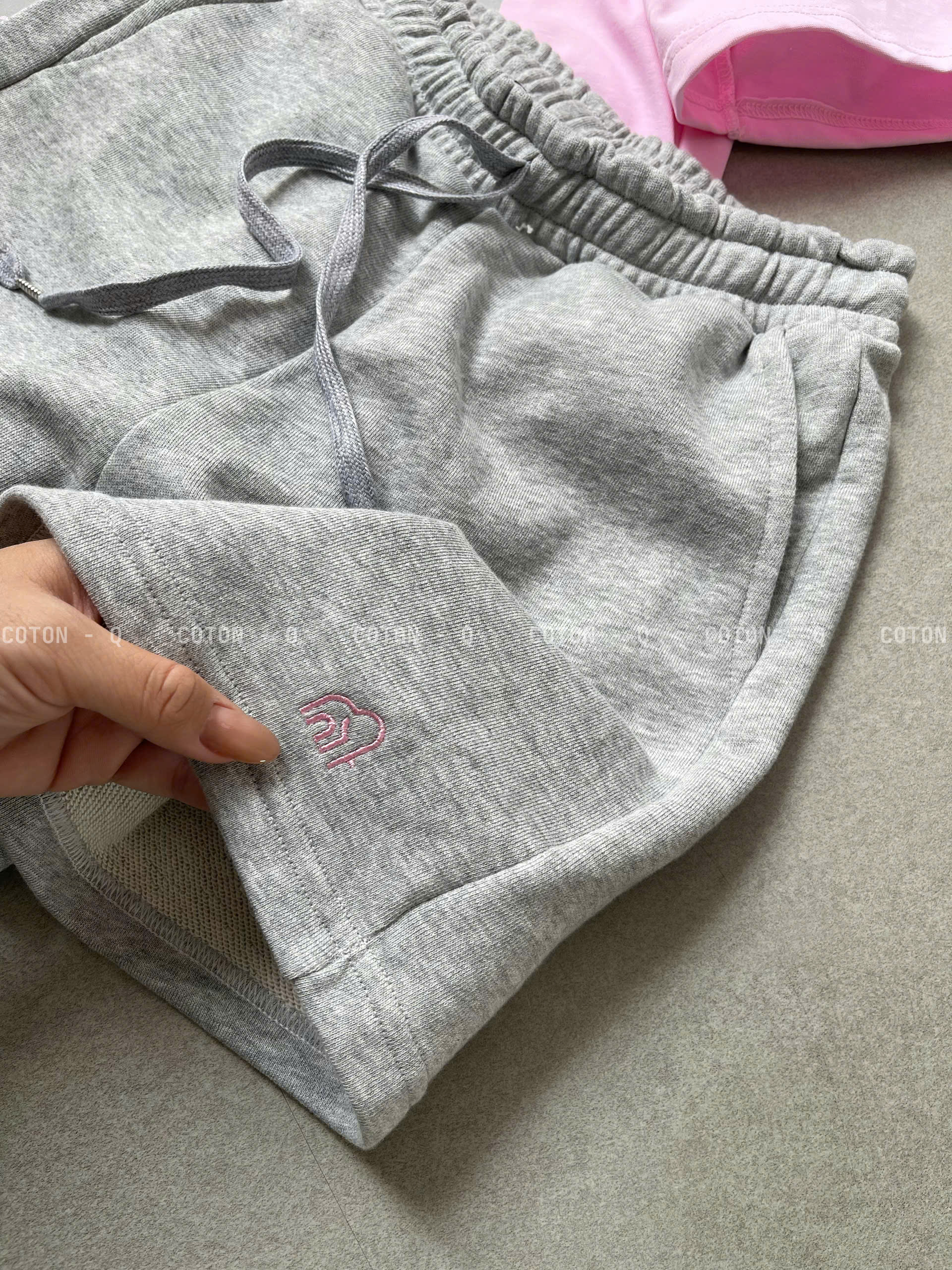 Set bộ áo thun hồng in chữ số 33 + quần xám_thumbnail_4