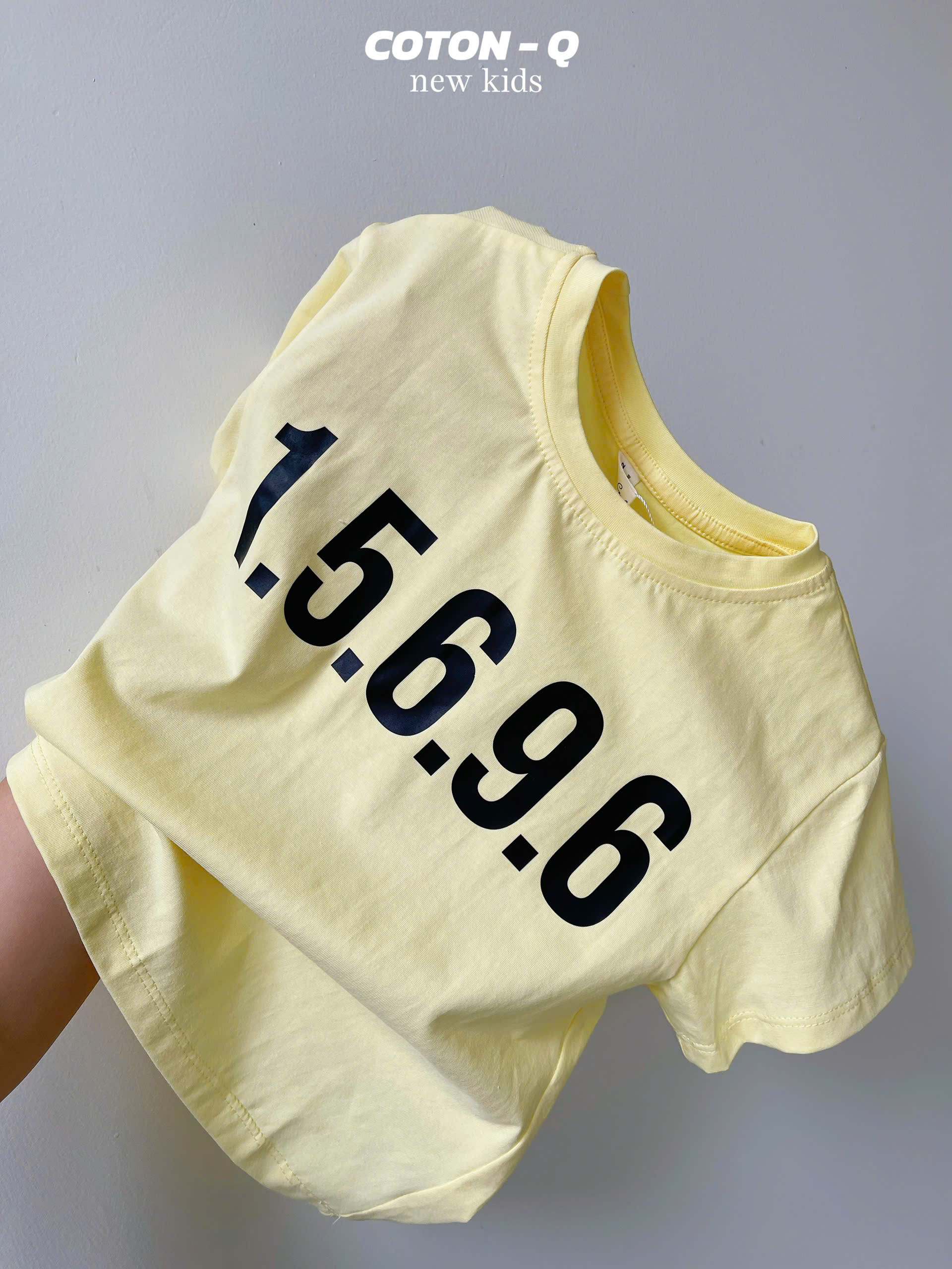 Set áo thun in số + quần sọc bé_thumbnail_11