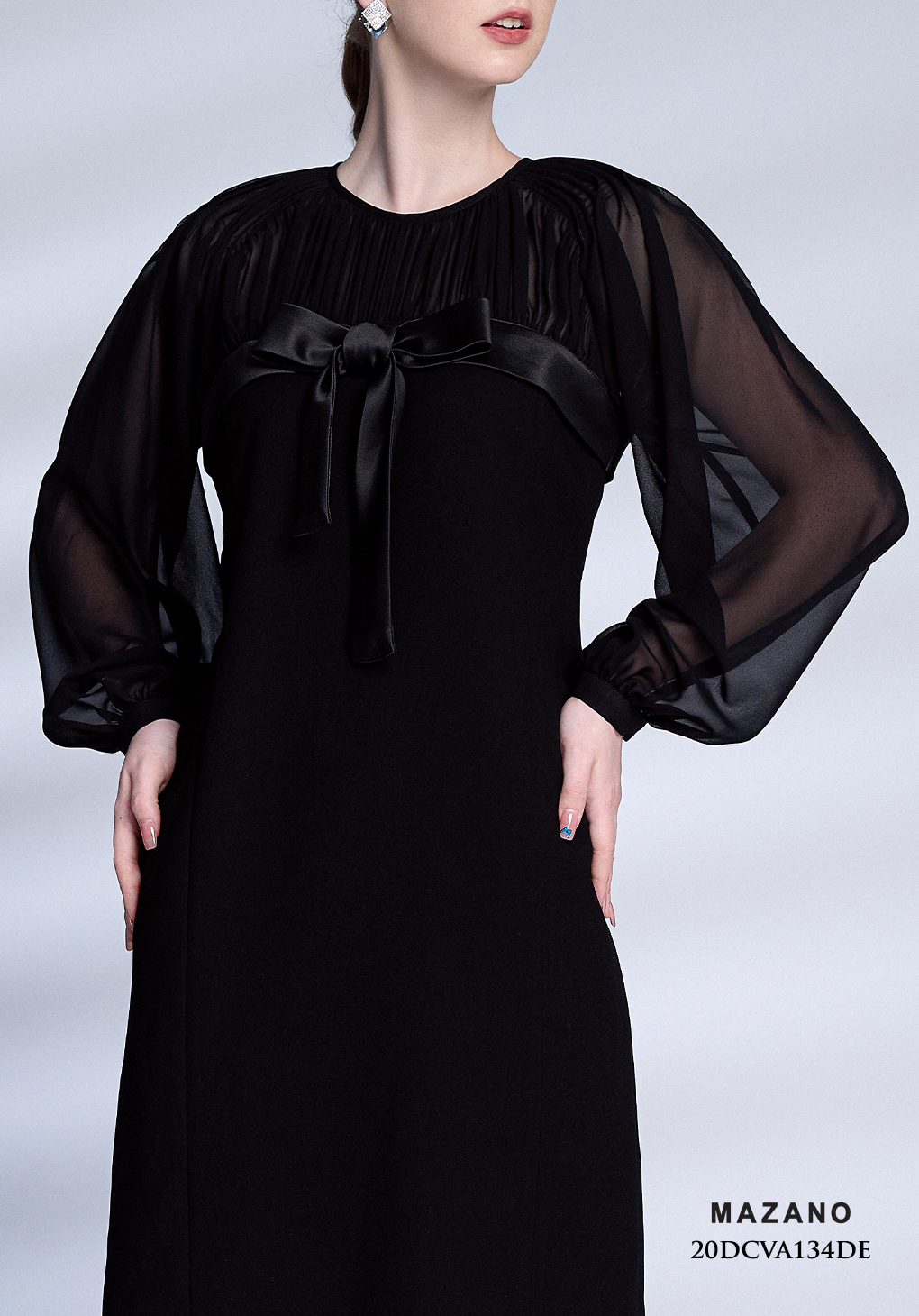 Đầm đen suông vừa nhùn cổ vai buộc nơ ngực_thumbnail_5