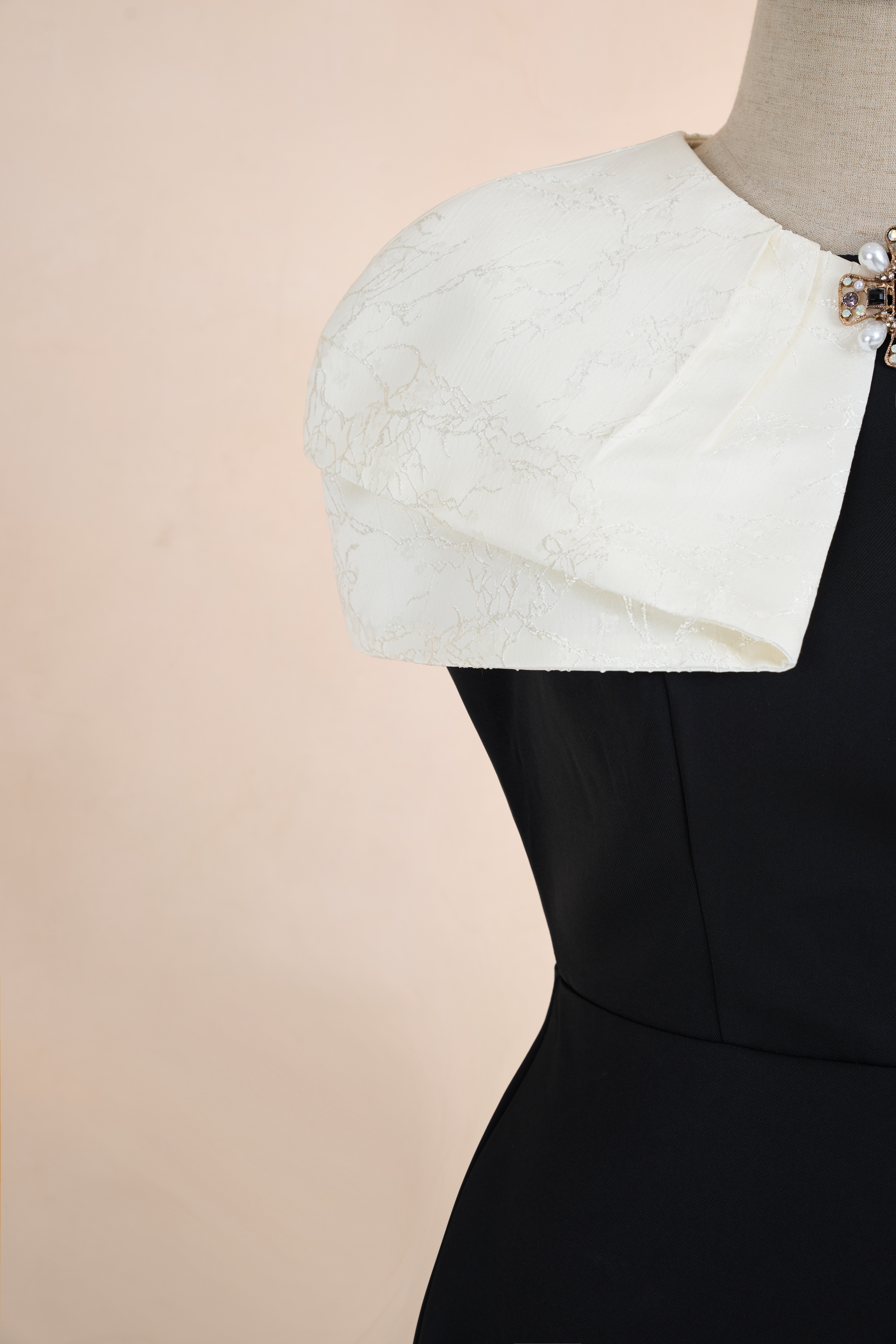 Đầm Bút Chì Trùm Vai Tag Đá_thumbnail_2