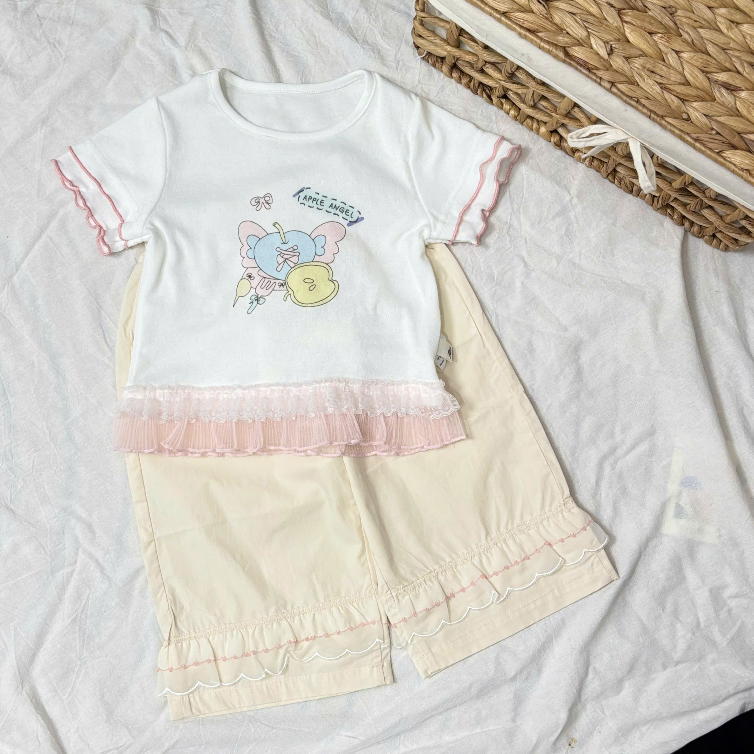 (A114) Áo thun viền bèo hoạ tiết Apple Angel sz90-130