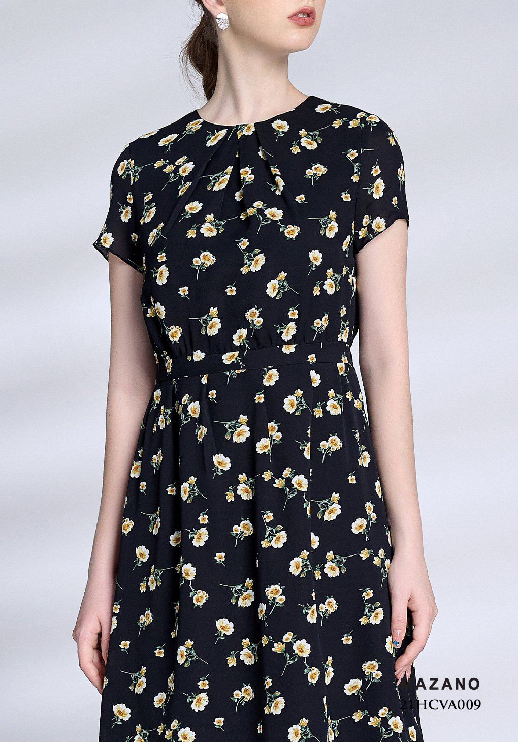 Váy đen họa tiết hoa bùng eo xếp ly cổ_thumbnail_4