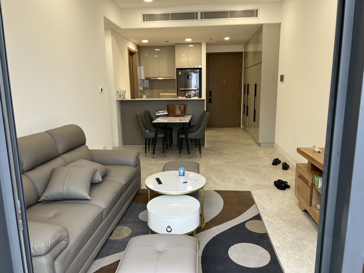 Cho thuê căn hộ 2PN The River Thủ Thiêm view sông giá chỉ 22tr/tháng nhà mới 100%