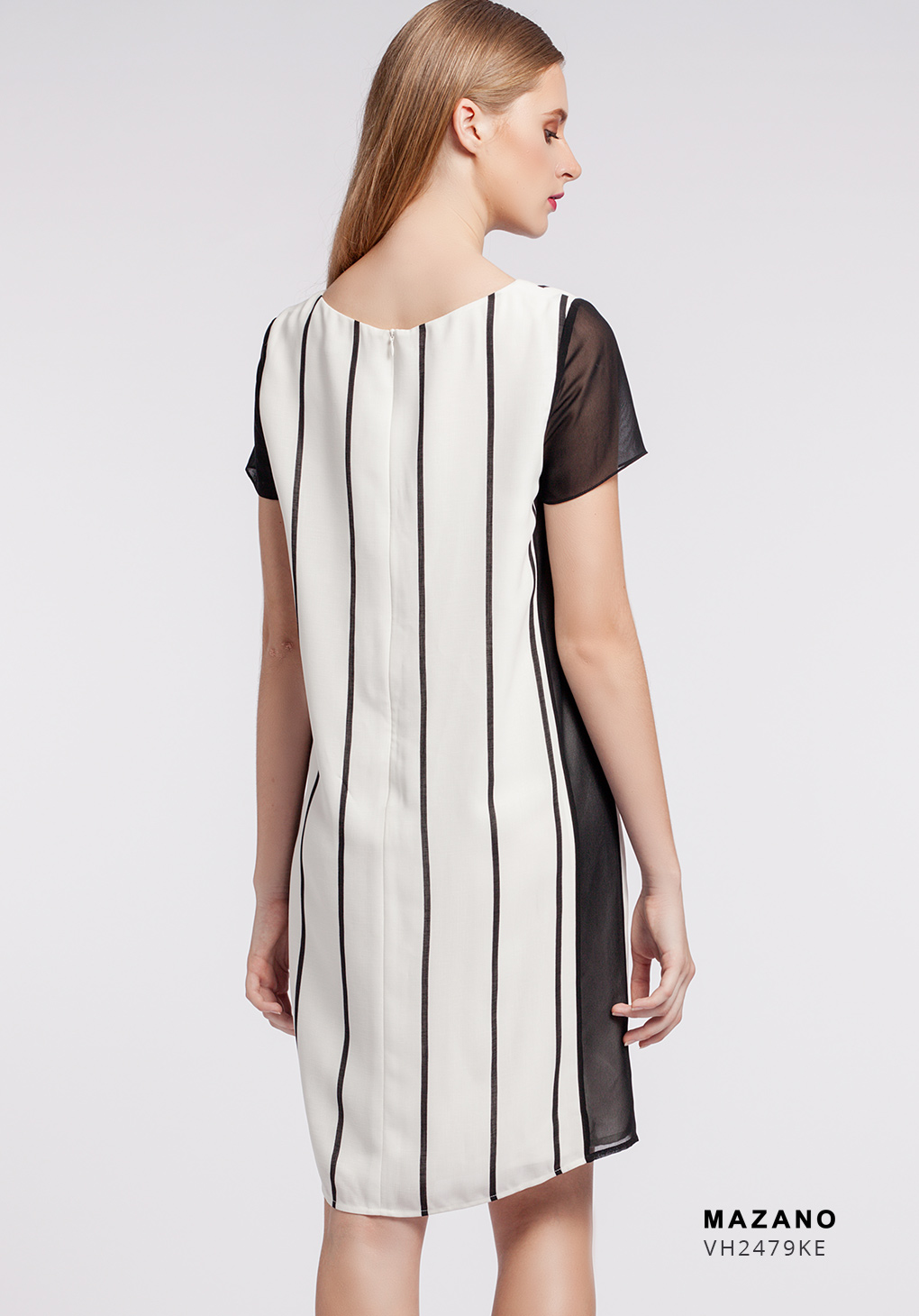 Váy kẻ đen trắng phối cách điệu_thumbnail_3