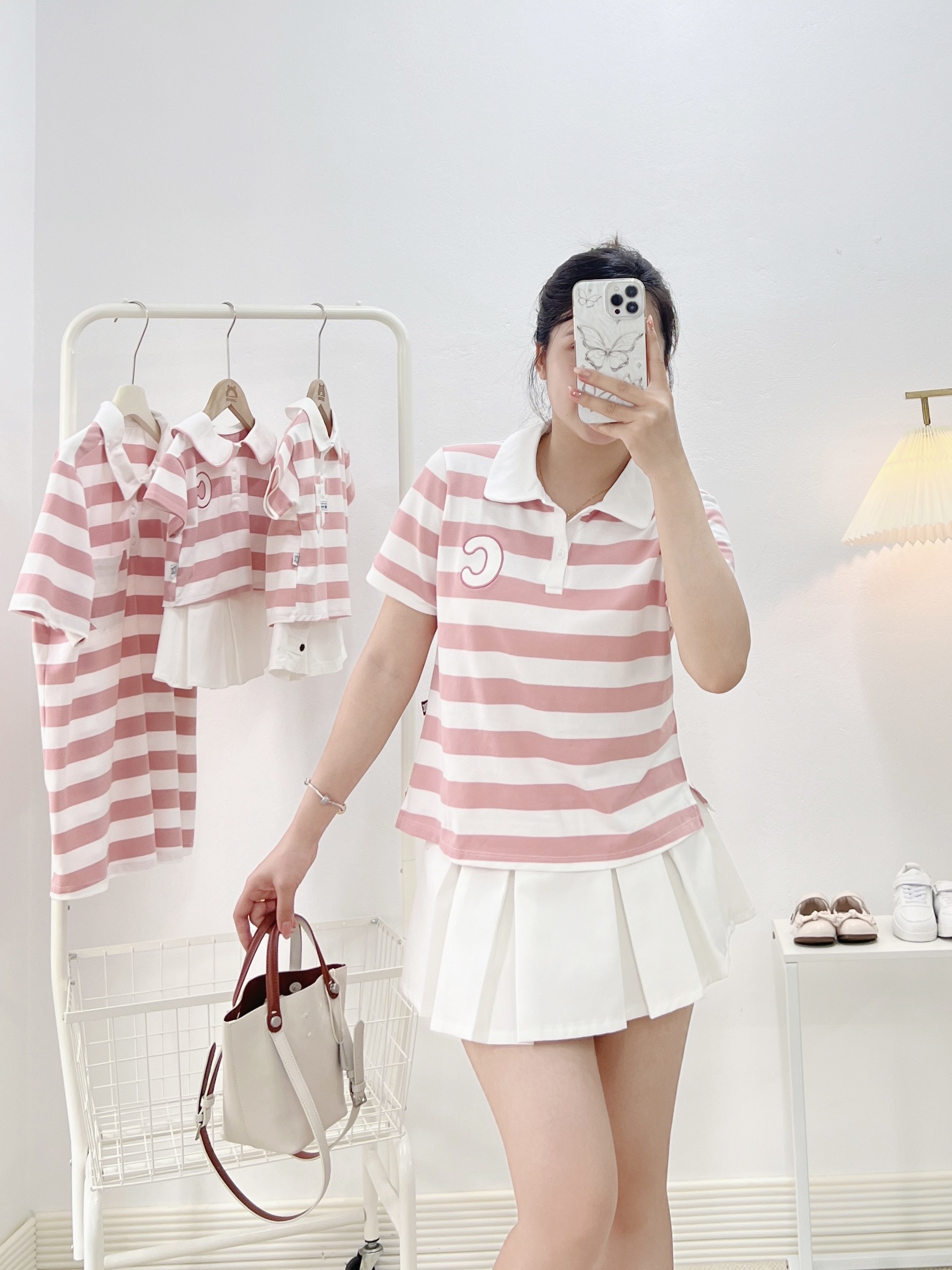 Áo cộc kẻ HỒNG thêu chữ C polo NỮ