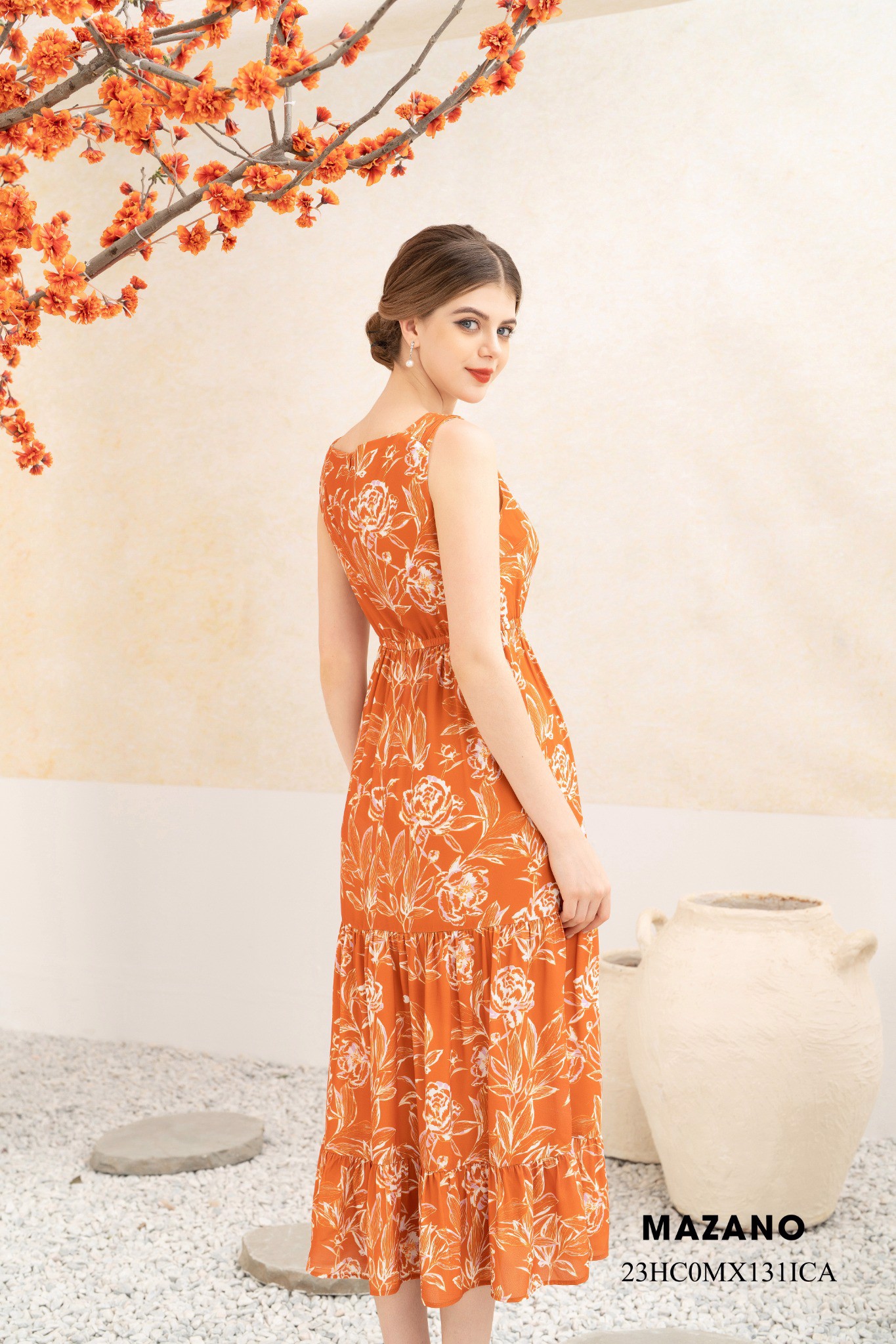 Đầm Maxi vải voan họa tiết hoa mẫu đơn cổ cách điệu không tay dài đến mắt cá chân