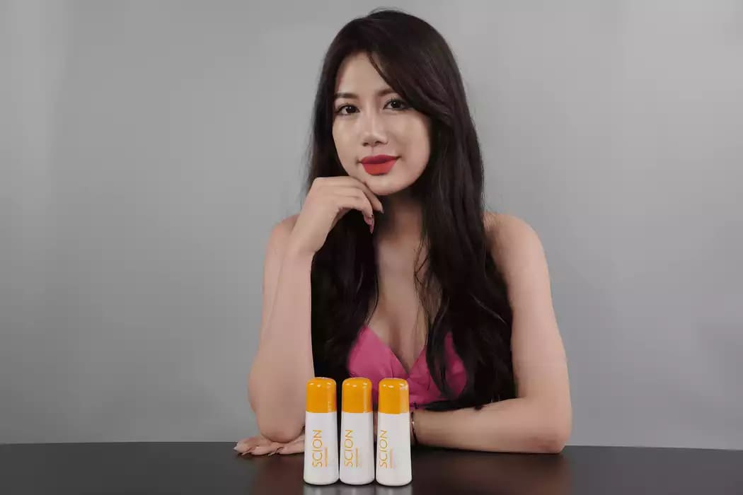Lăn khử mùi sáng da Scion Brightening Roll On_thumbnail_12