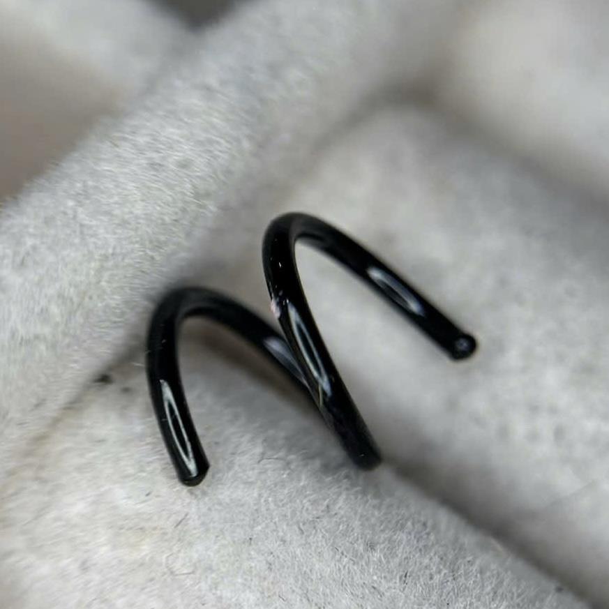 xoắn vòng đen trơn size 6 đeo mũi hoặc helix