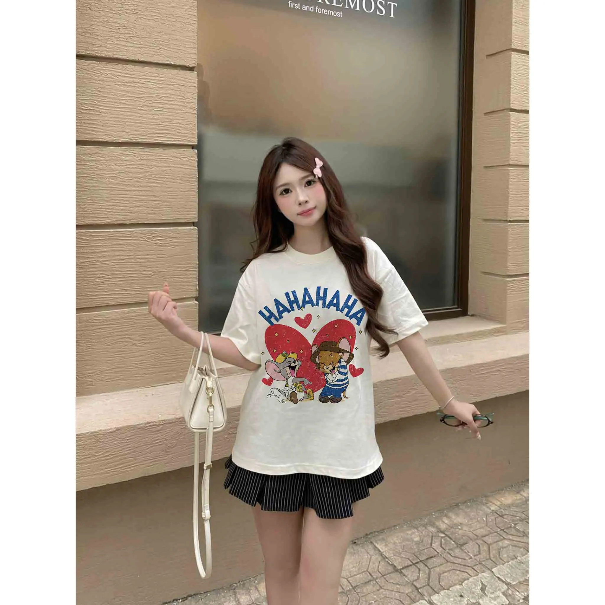 Áo thun form boxy họa tiết hoạt hình AXD2466 Miucho vải cotton thoáng mát cổ tròn in mix_thumbnail_3