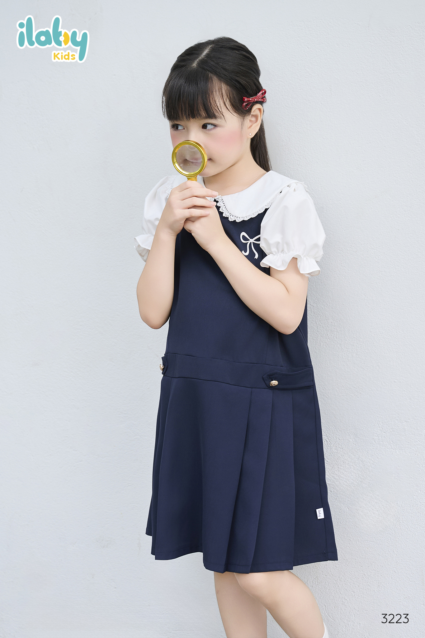 Váy cổ phối ren trang trí cá bên