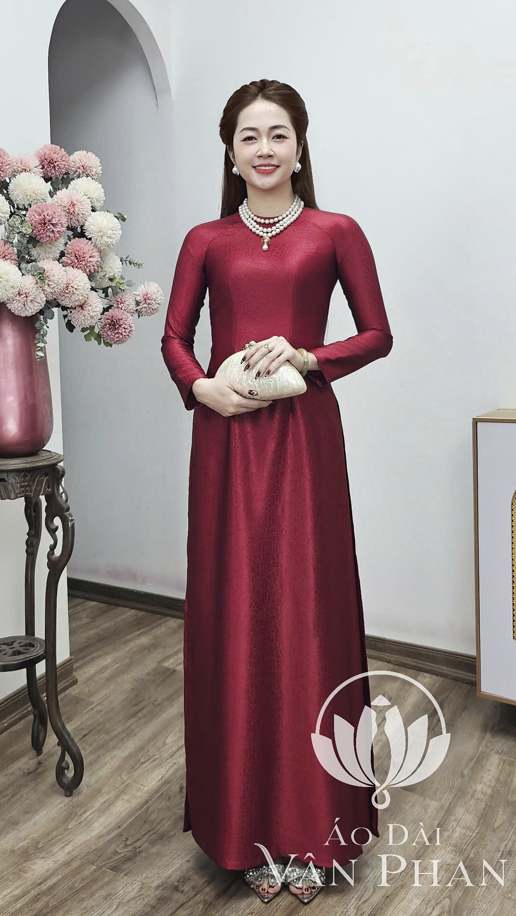 A3175 áo dài cổ khít tay dài lụa dubai sa mạc màu đỏ_thumbnail_1
