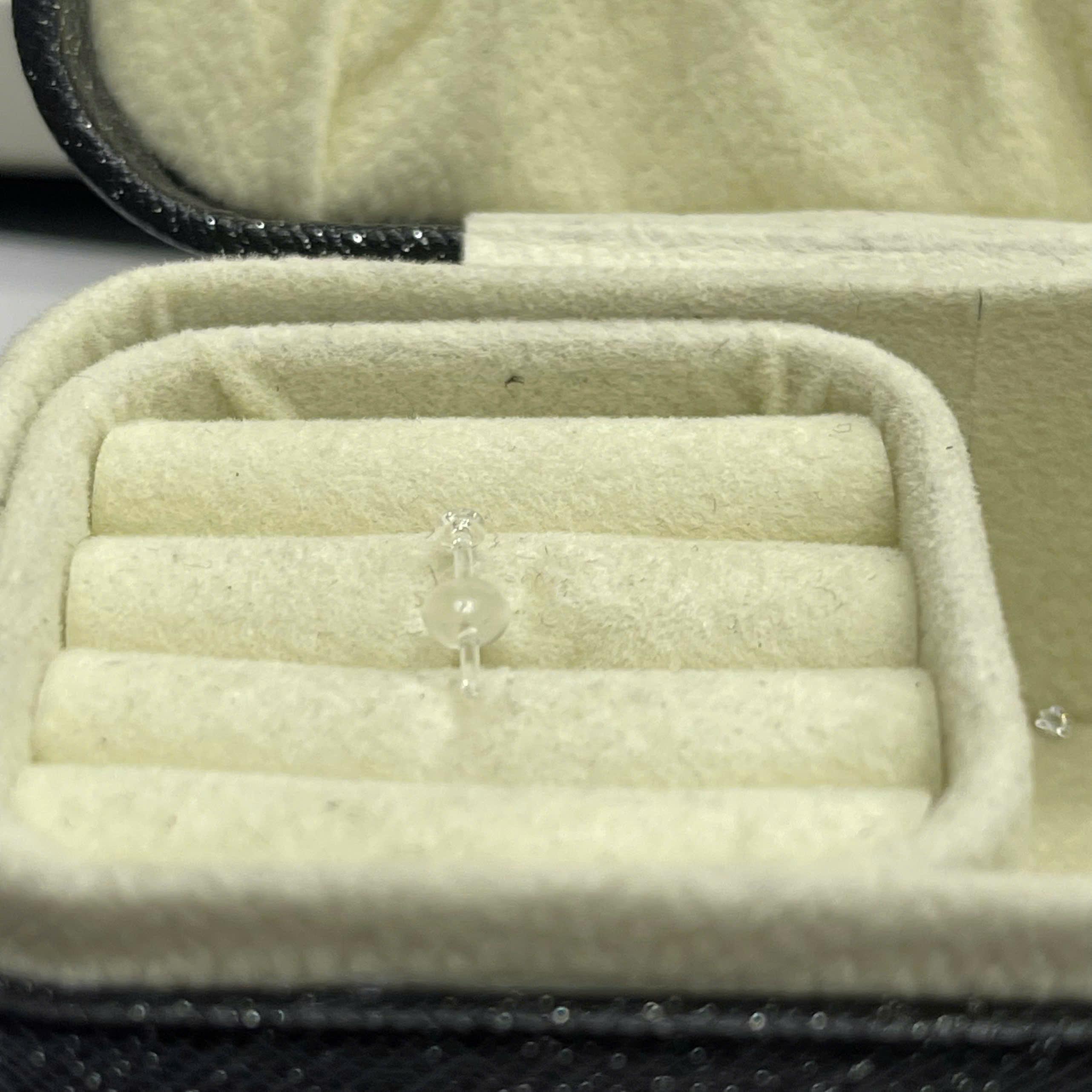 Khuyên thuỷ tinh suốt thân thẳng 8mm xỏ sụn._thumbnail_4