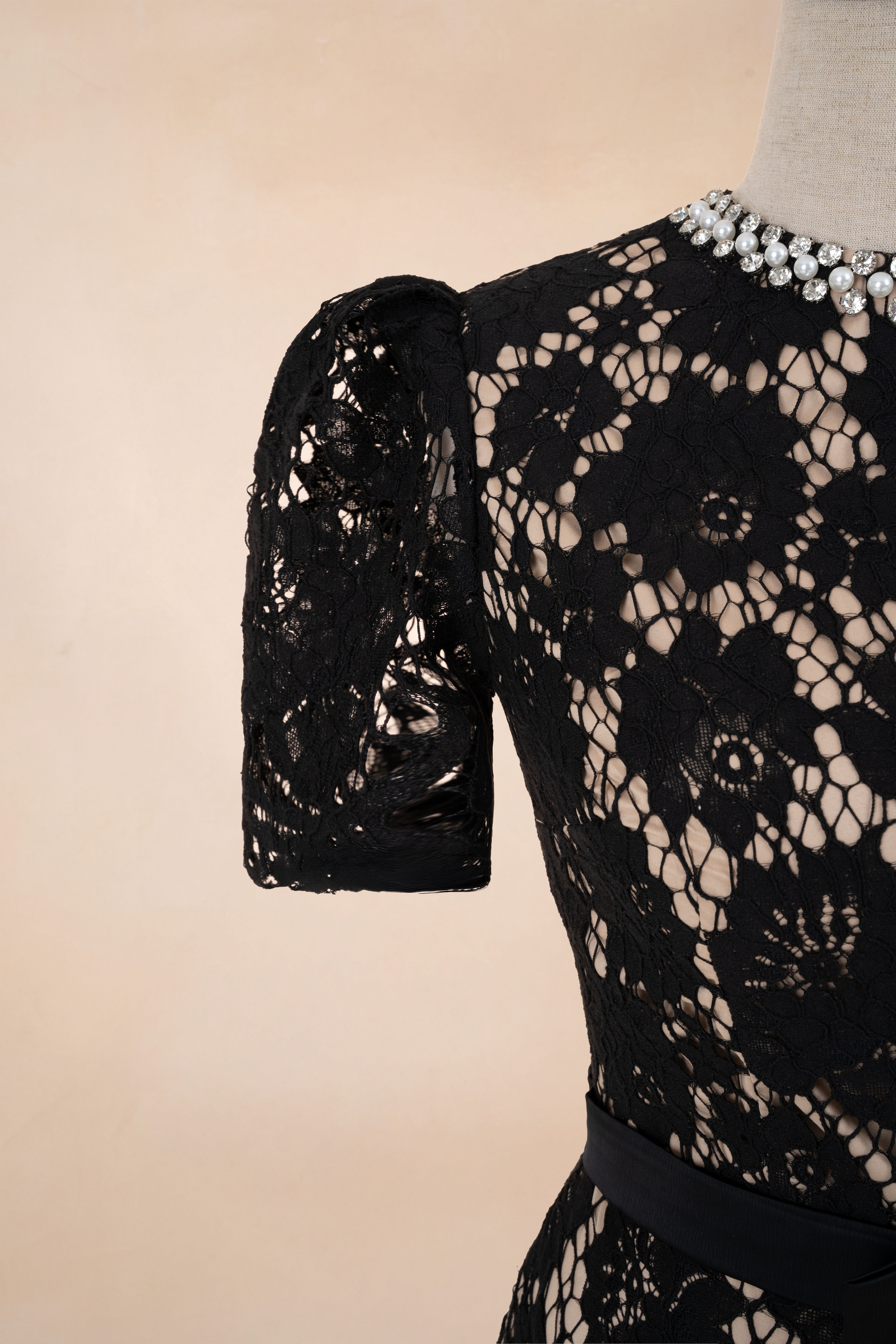 Đầm Bút Chì Ren Cổ Đá TB_thumbnail_10