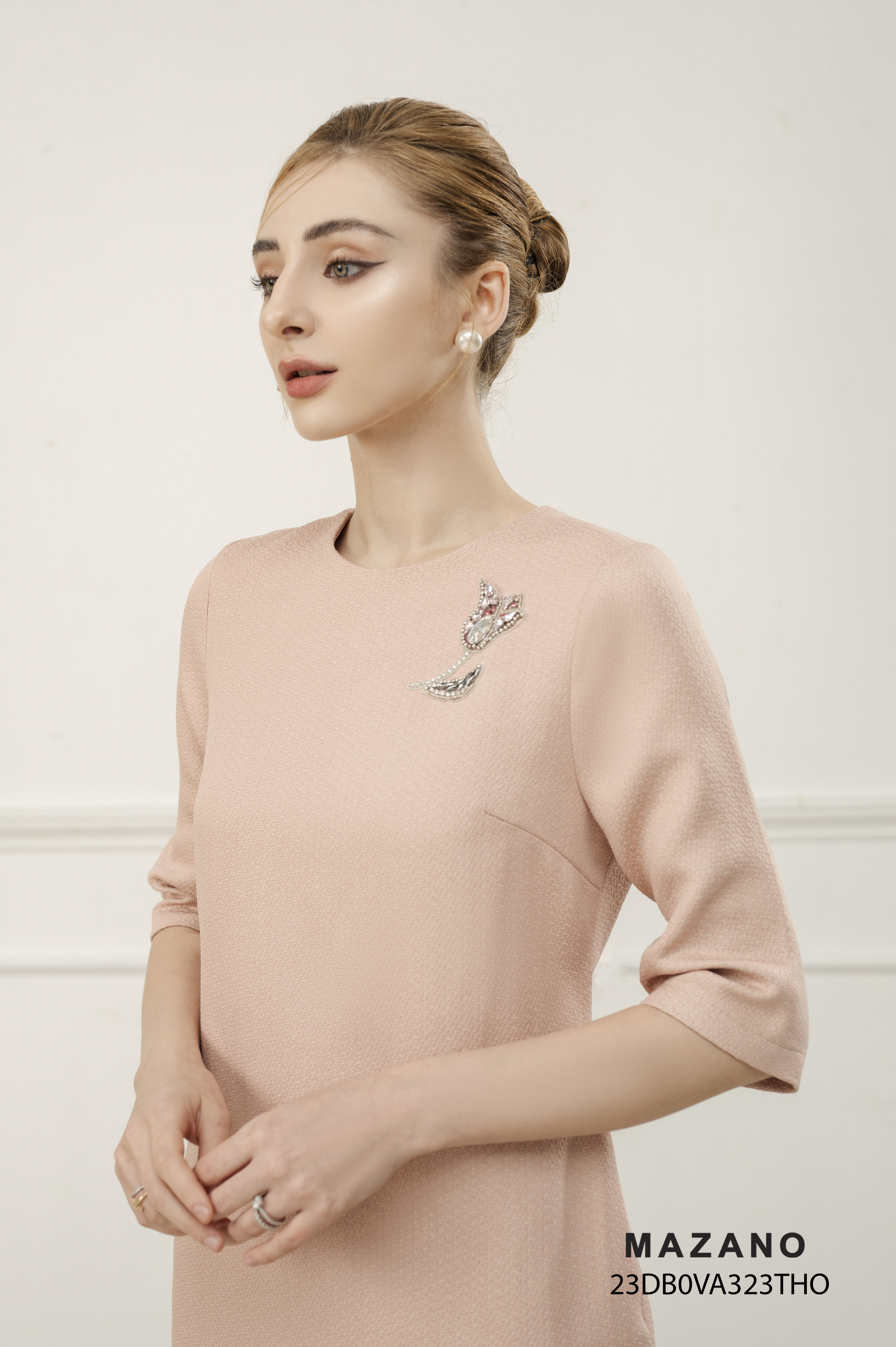 Váy Đầm suông Vải tuyp mềm Đính trang trí ngực Cổ tròn Tay lỡ Dài đến gối_thumbnail_3