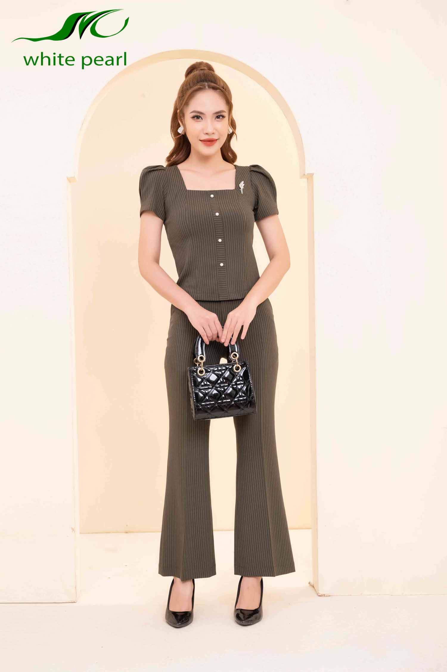 Bộ ký giả cổ vuông kết hợp quần ống loe thời trang công sở cao cấp White Pearl_thumbnail_5