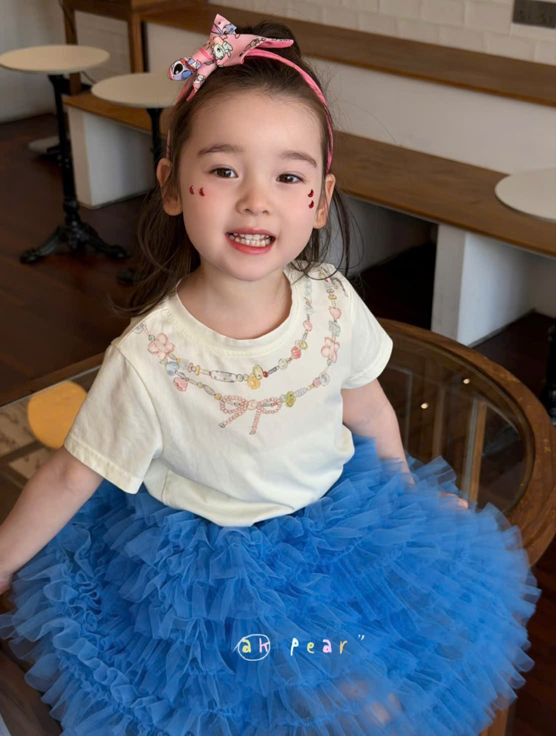 AK04 - Áo thun cộc tay cổ có hoạ tiết hãng AK